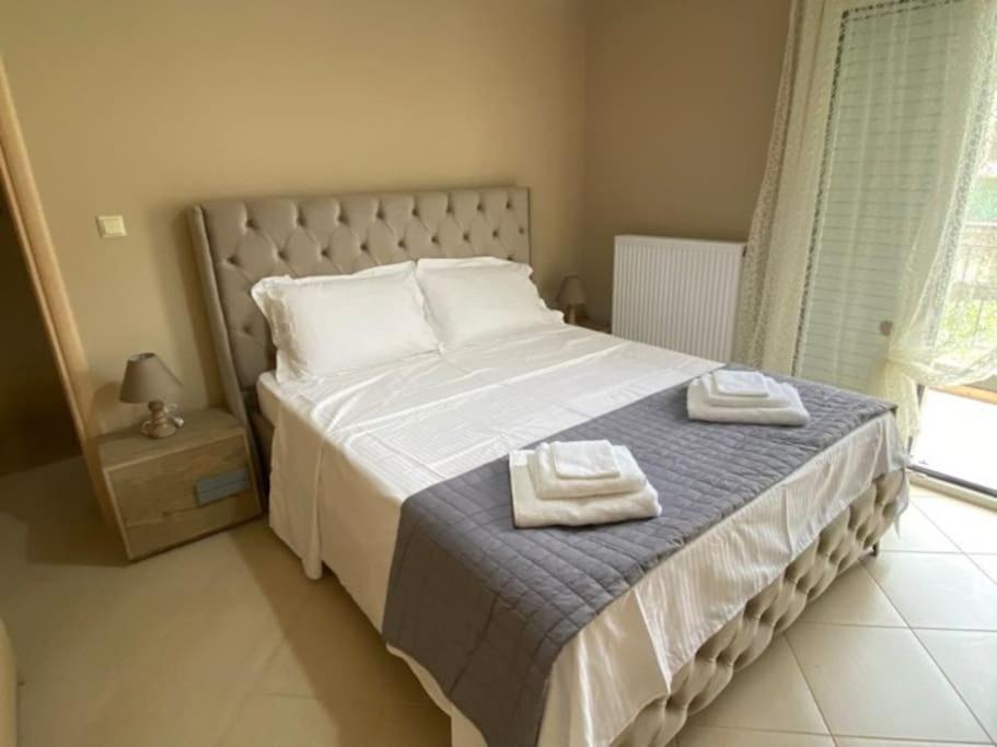 Three-Bedroom Apartment photo 1
