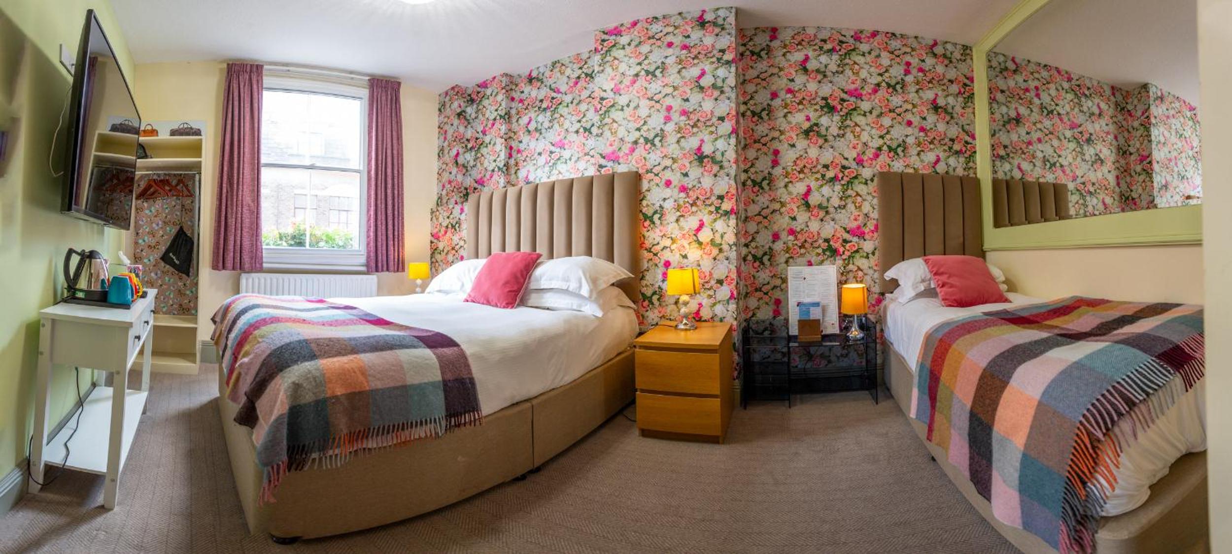 Classic Triple Room photo 2