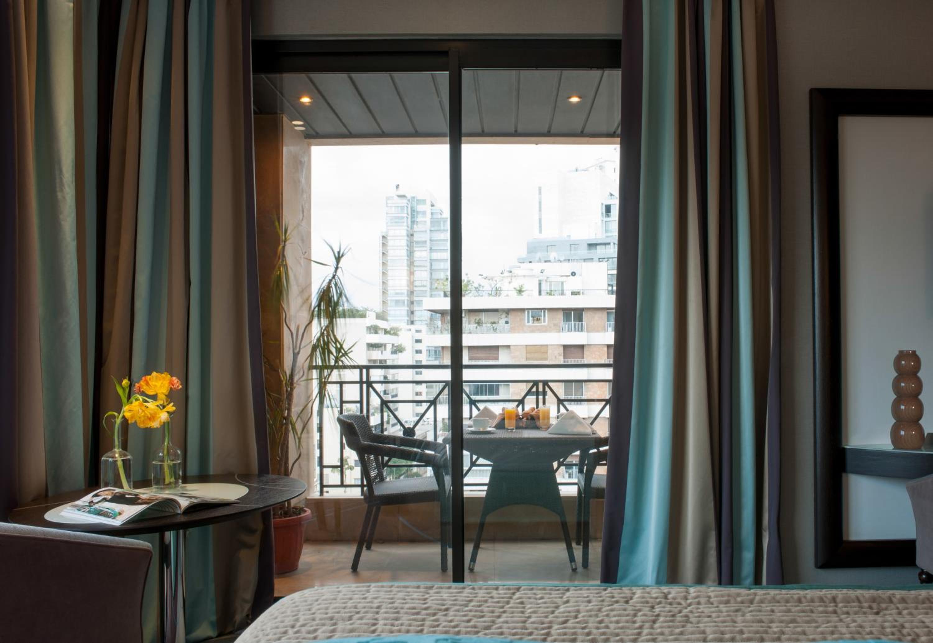 Luxury King Room with Balcony photo 3