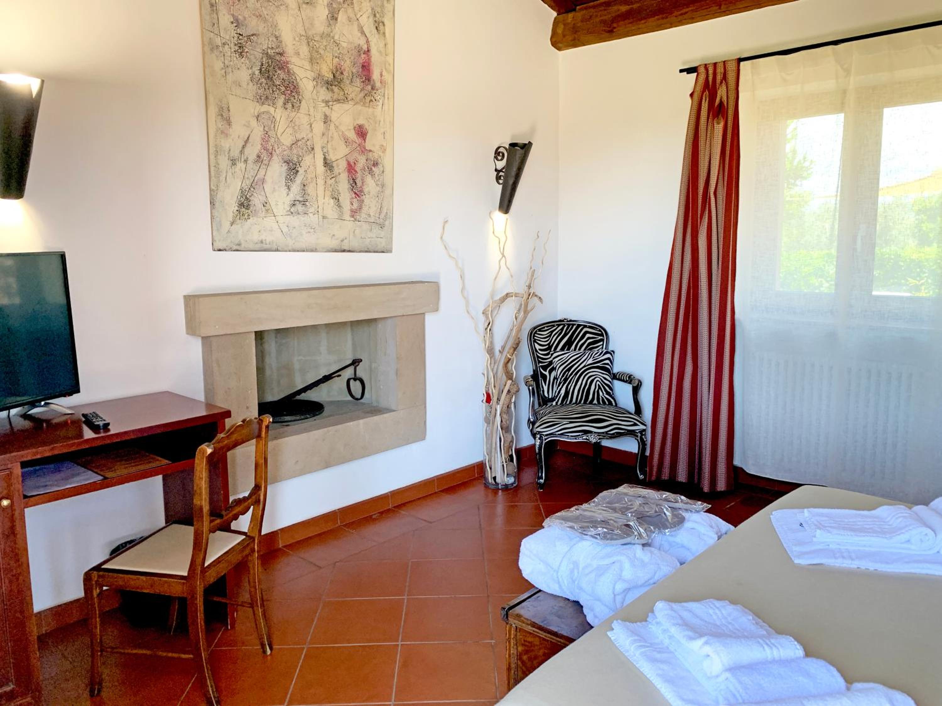 Junior Suite with Private Pool - Photo 22