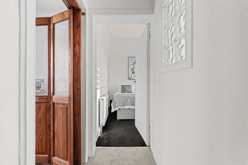 Two-Bedroom Apartment photo 2