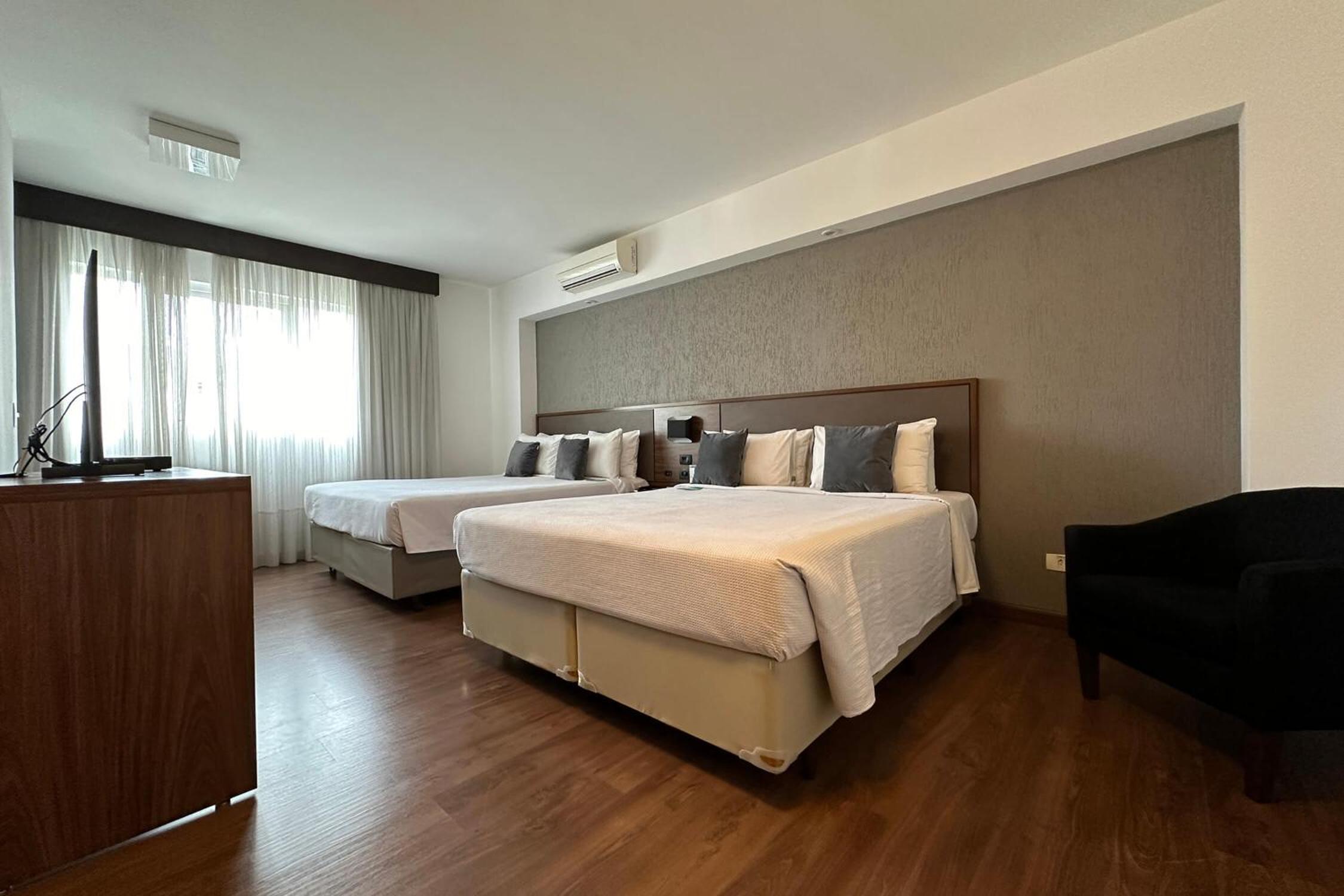 Deluxe Family Room