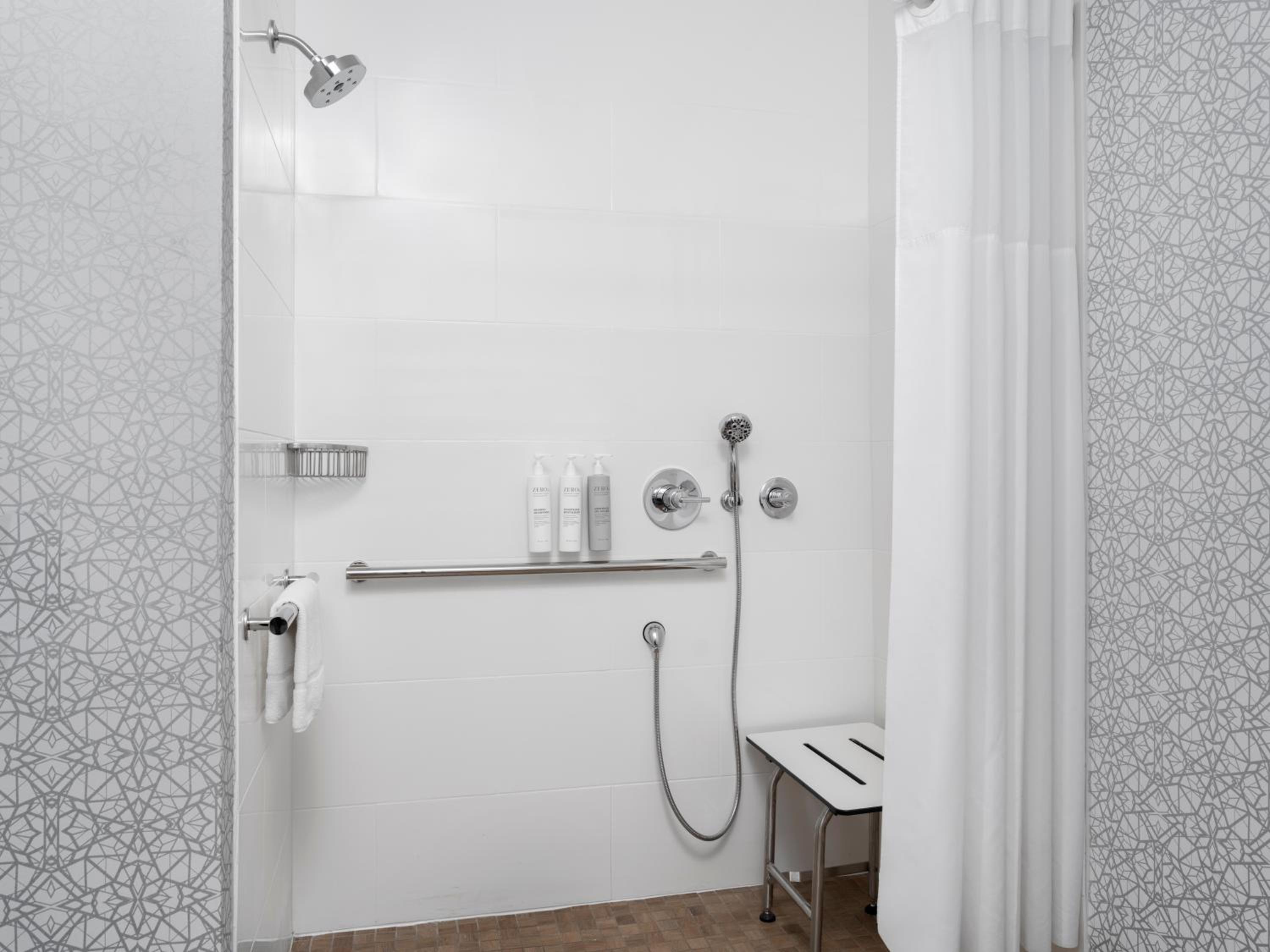 Queen Room with Two Queen Beds - Hearing Accessible/Non-Smoking - Photo 7