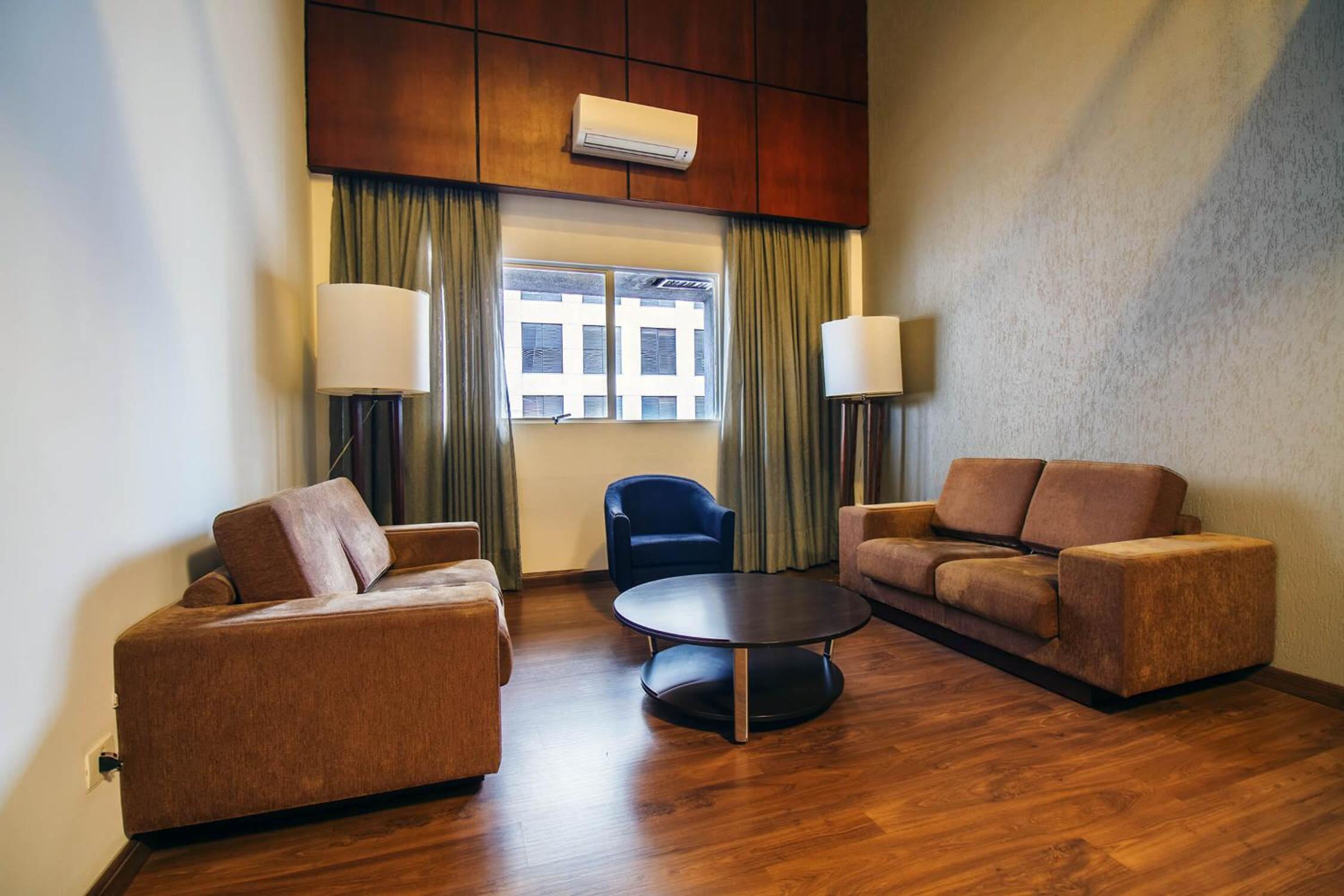 Suite - Photo 4