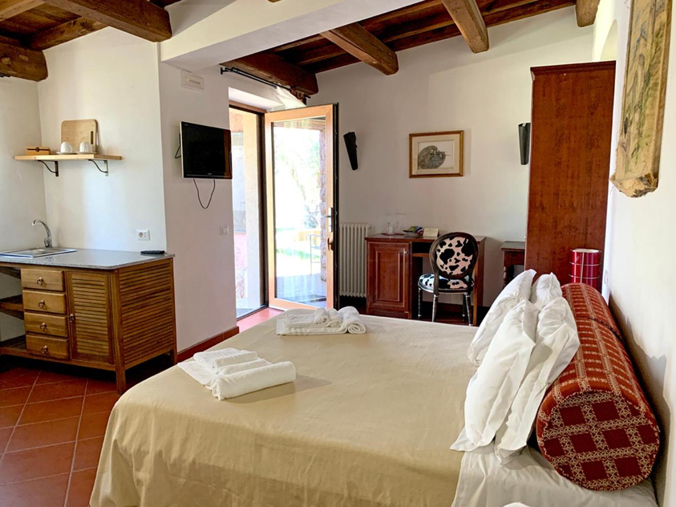 Standard Double Room - Photo 1