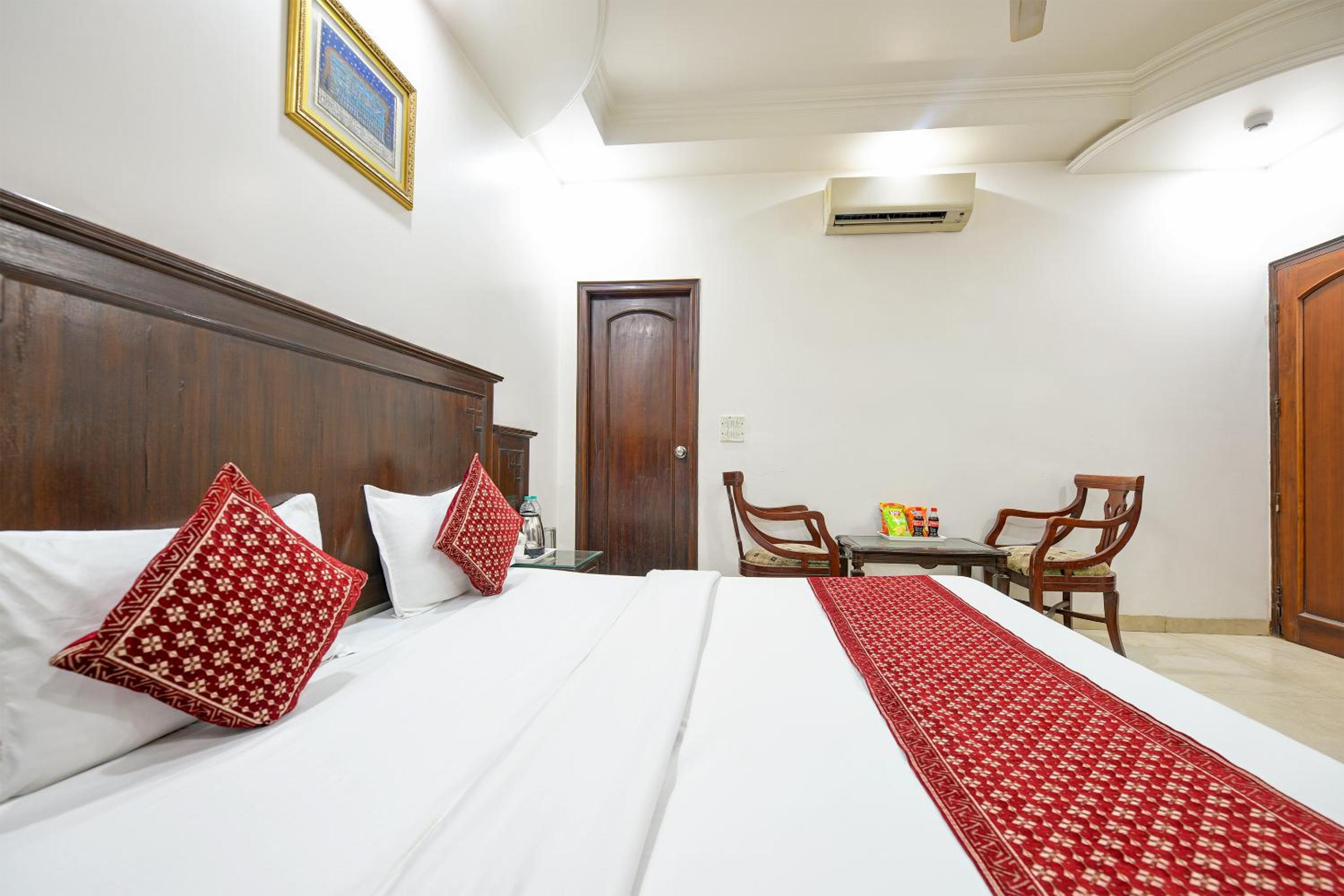 Deluxe Room - Photo 29