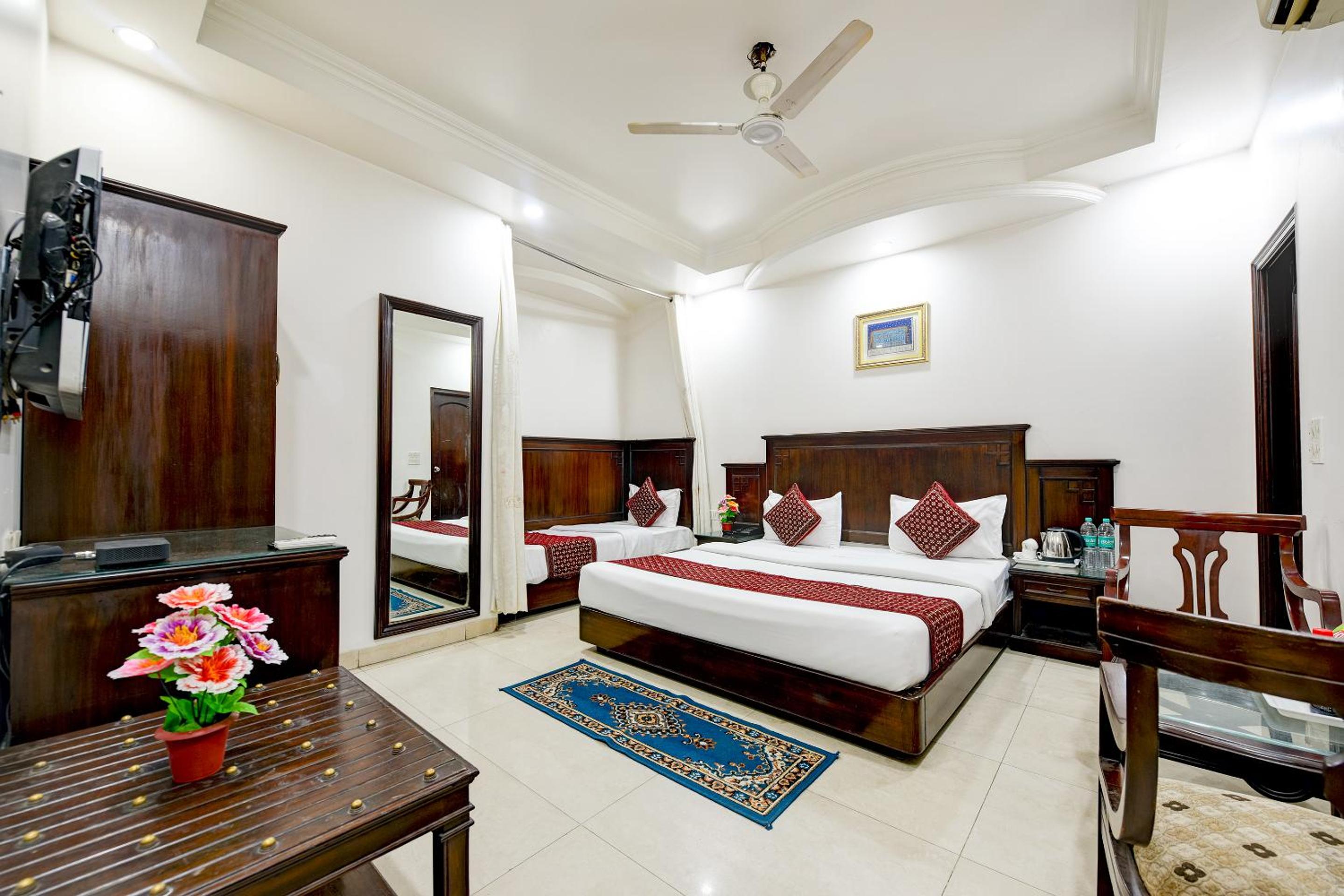 Deluxe Room - Photo 26