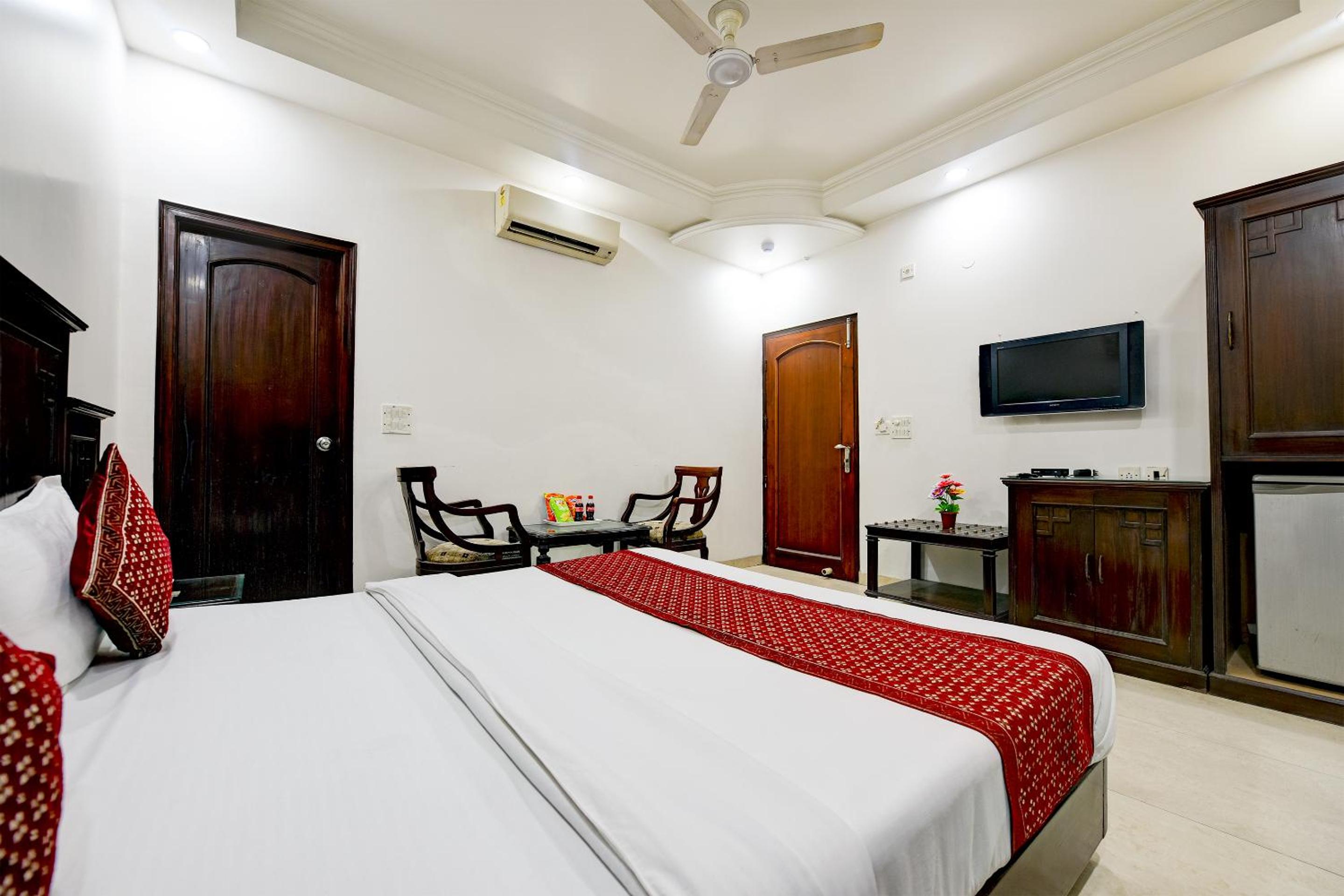 Deluxe Room - Photo 25