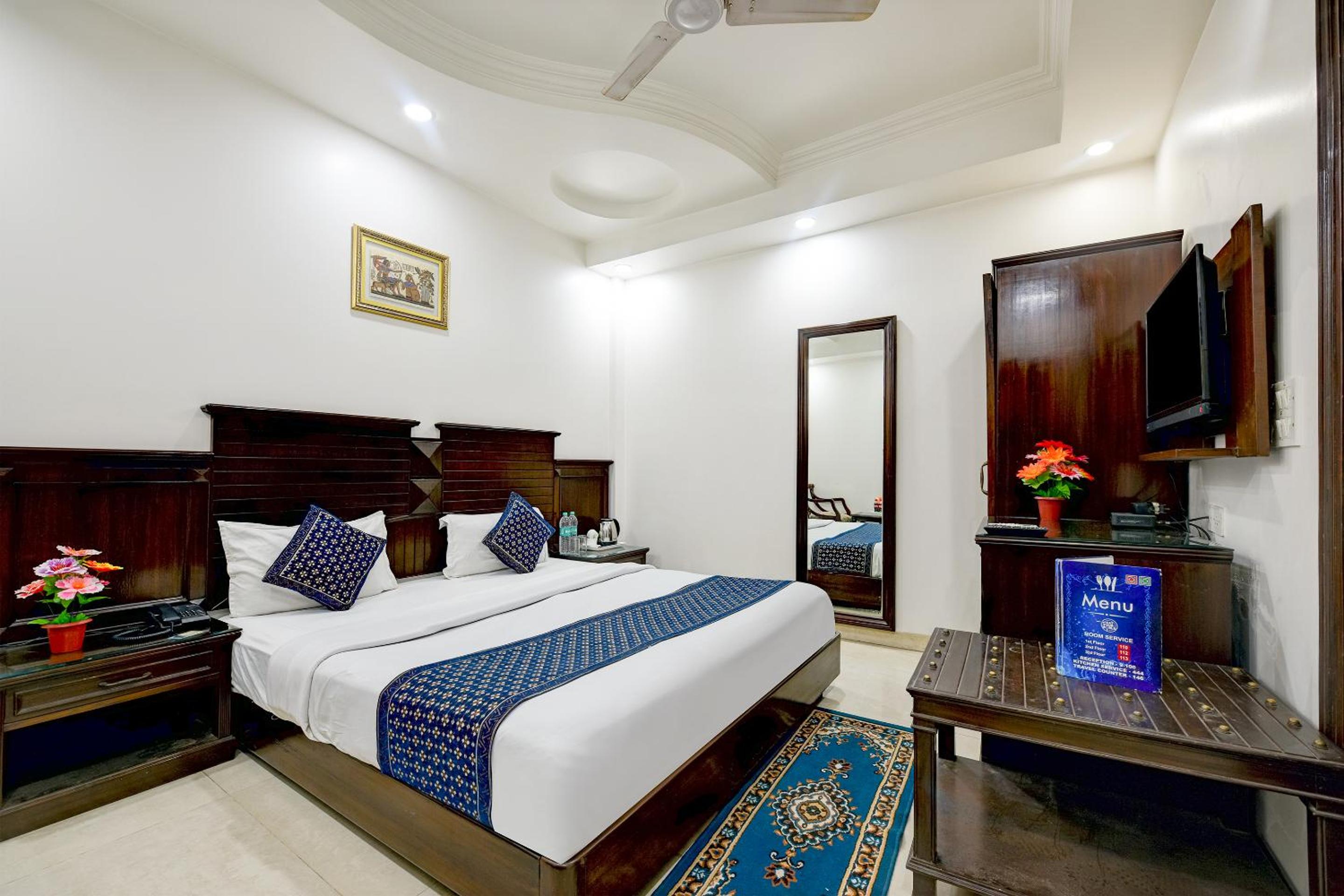 Deluxe Room - Photo 16