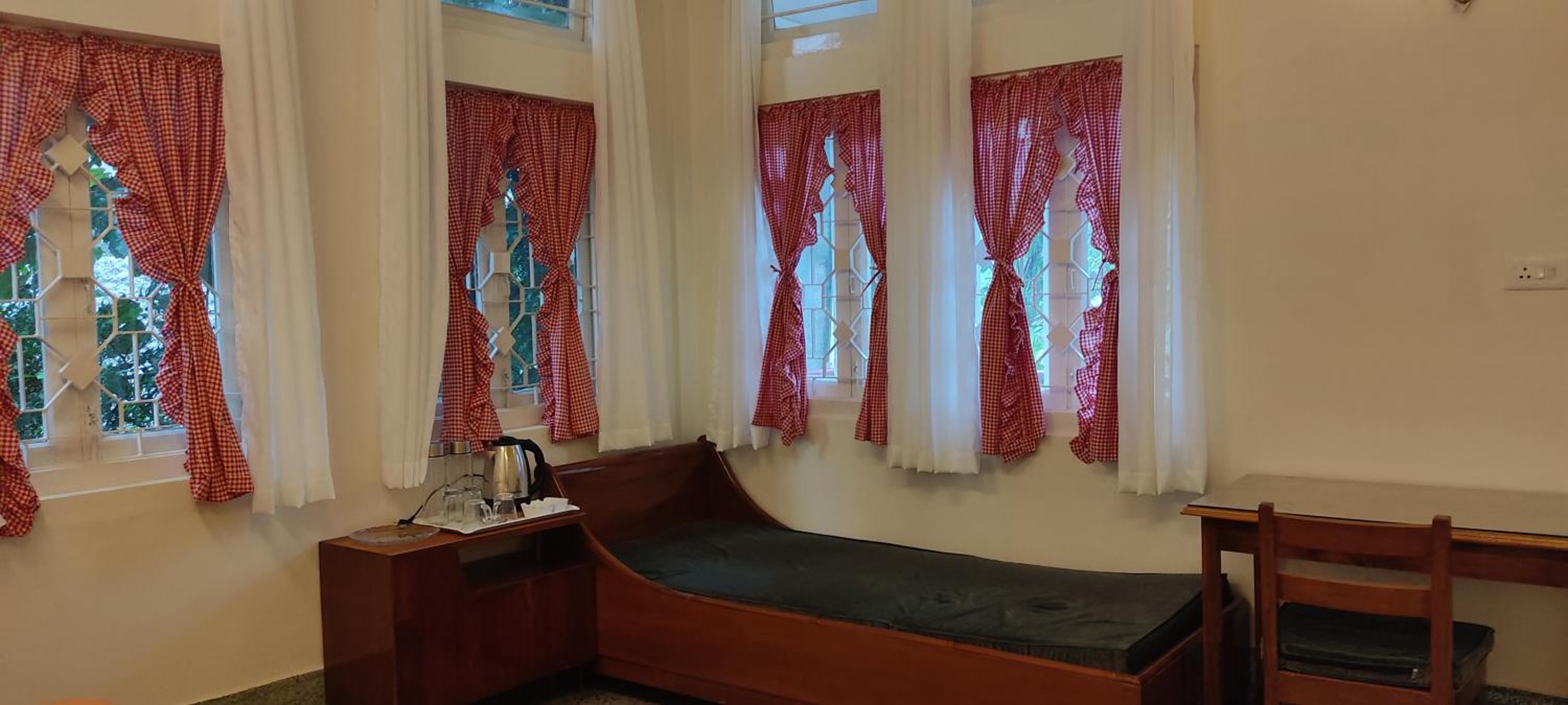 Deluxe Double Room With Extra Bed photo 3