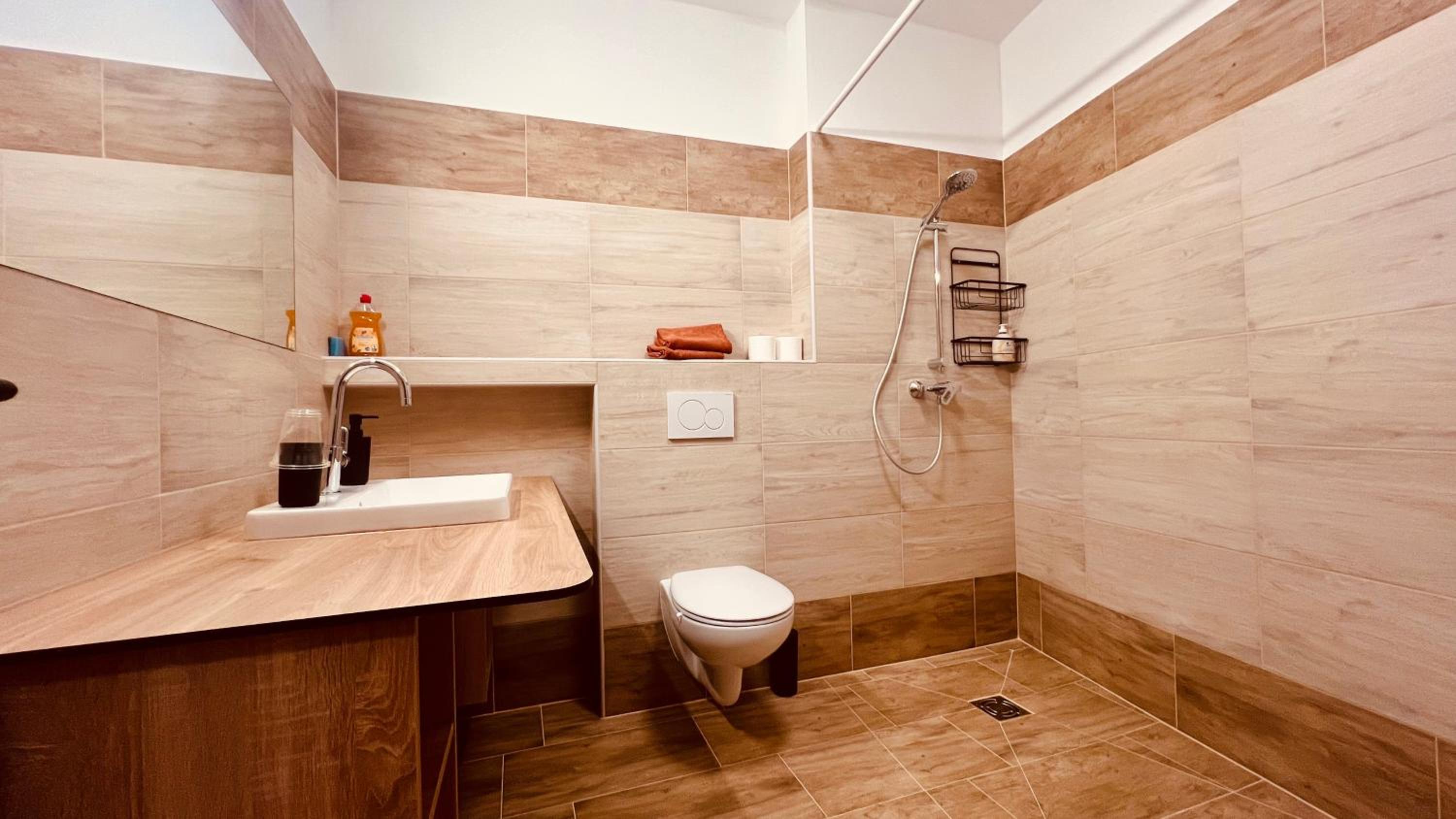 Family Room with Private Bathroom photo 1