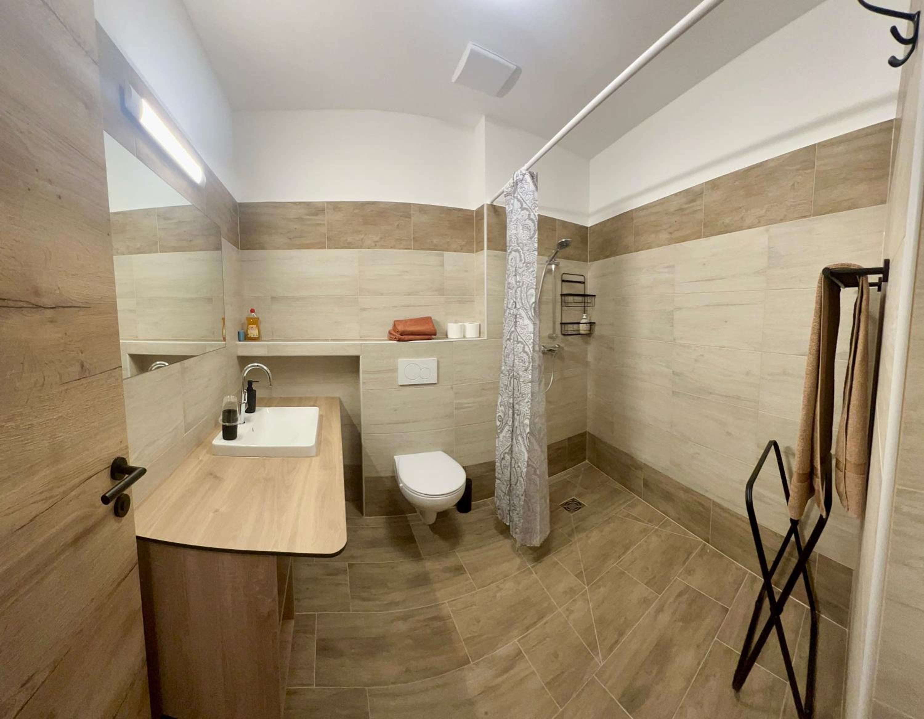 Family Room with Private Bathroom photo 3