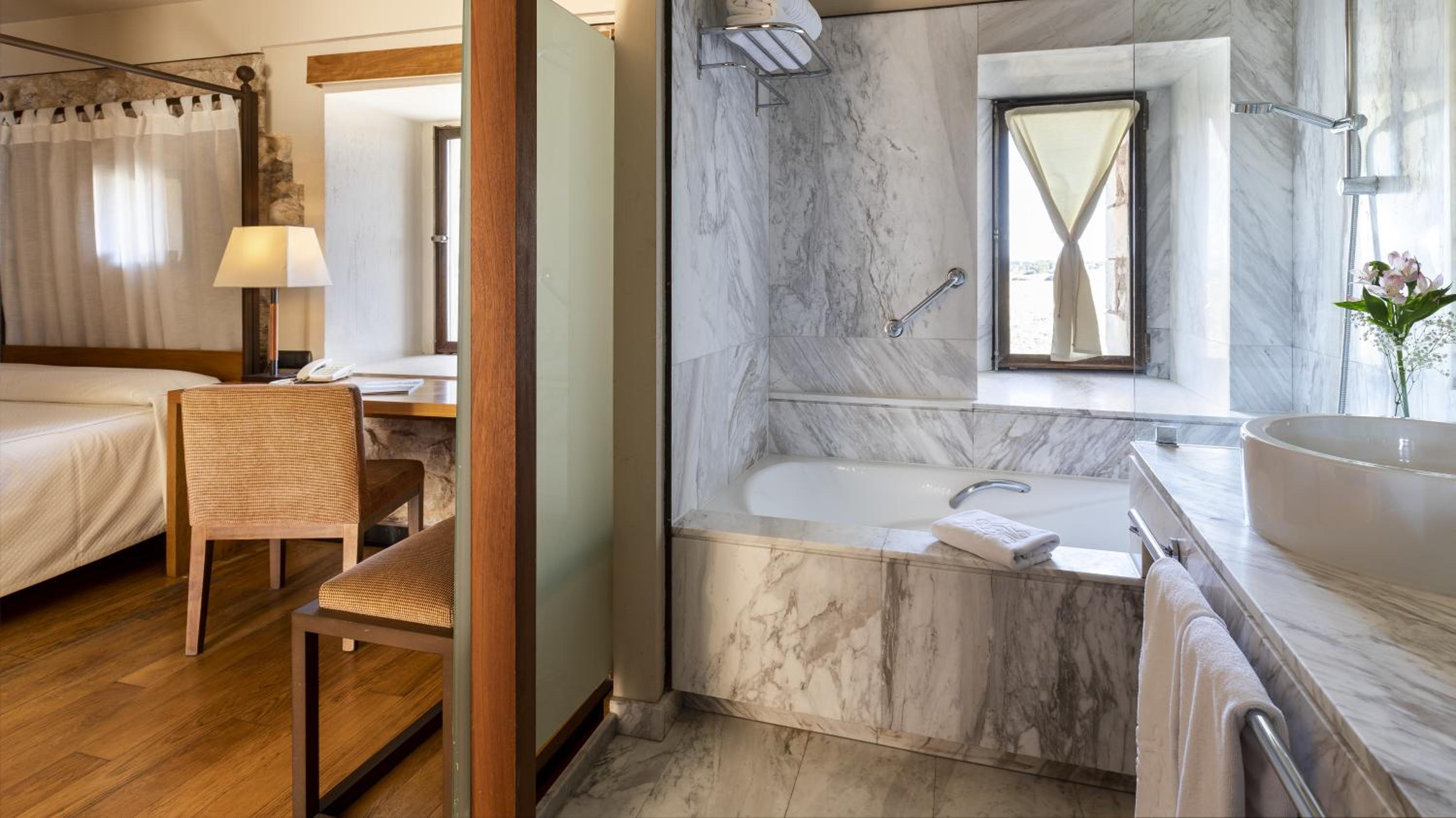 Standard Double Room - Photo 2