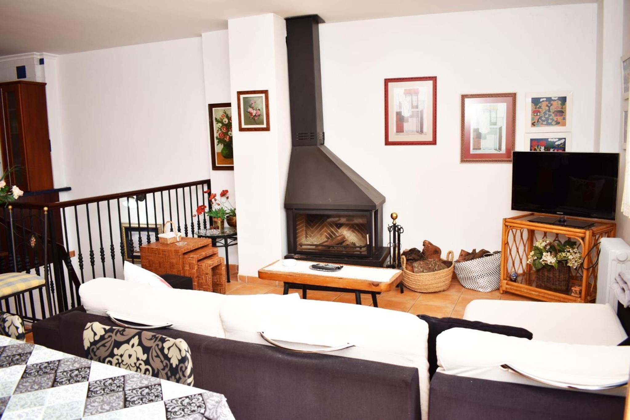 Three-Bedroom Apartment - Photo 49