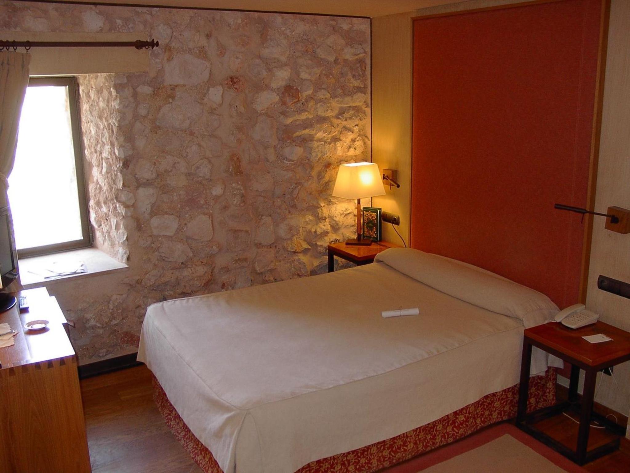 Standard Double Room - Photo 6