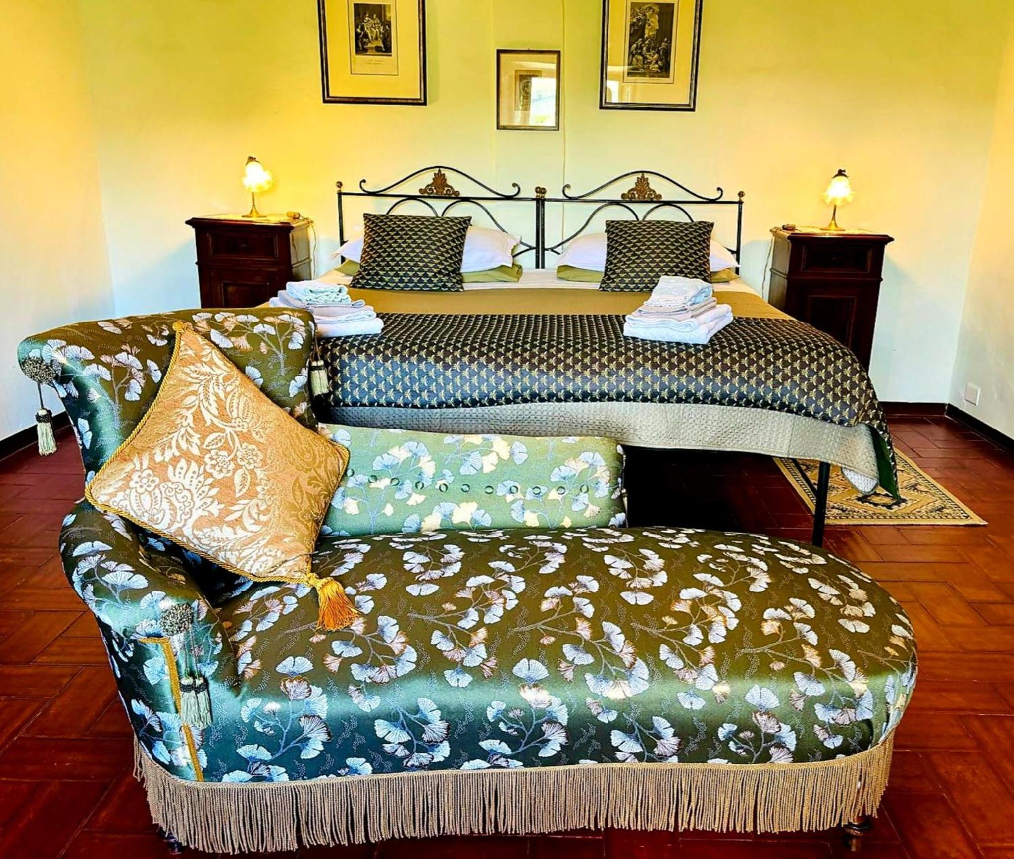 Superior King Suite photo 1