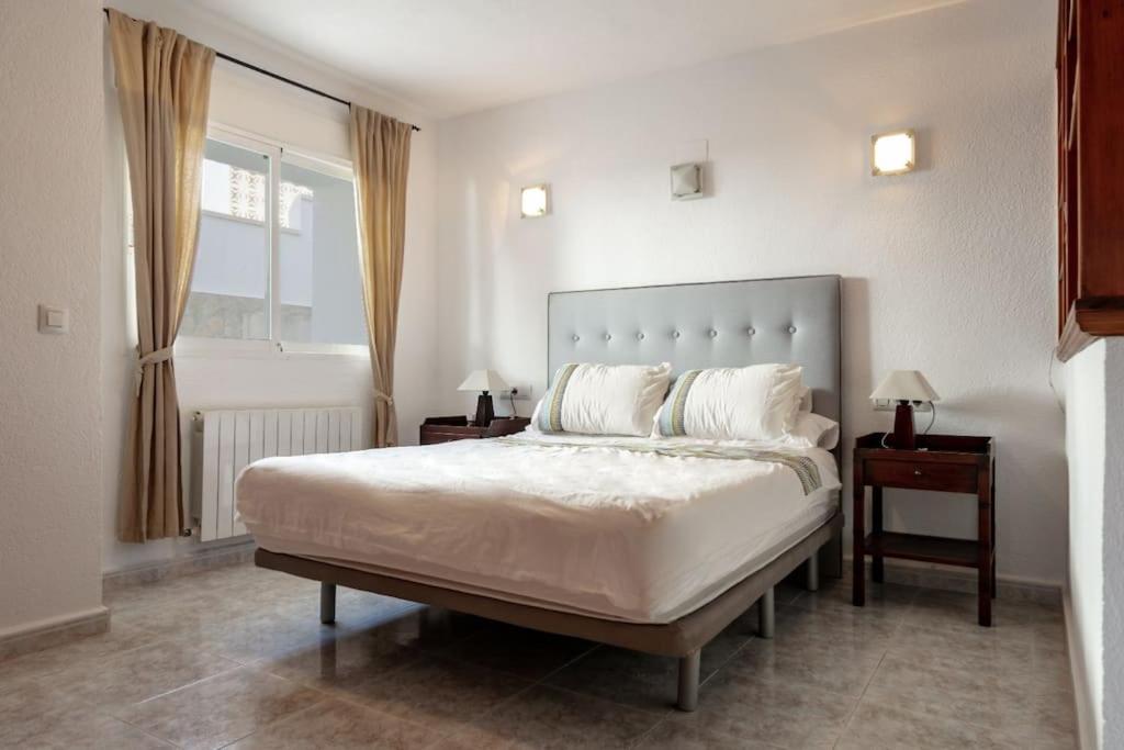 Four-Bedroom House photo 2
