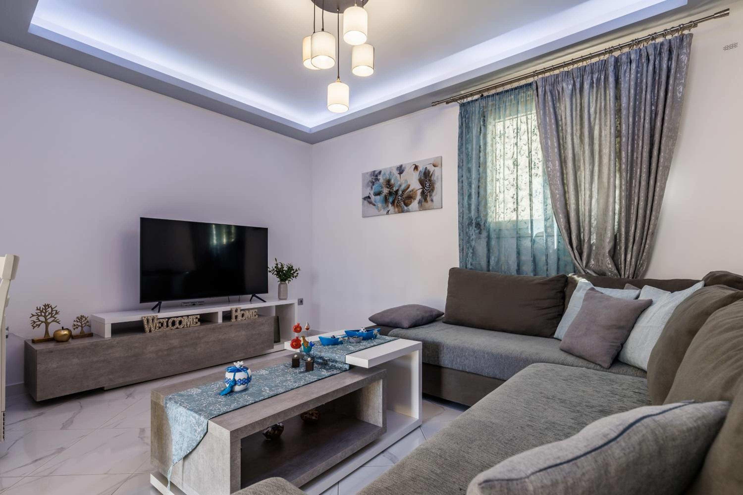 Three-Bedroom Deluxe Apartment