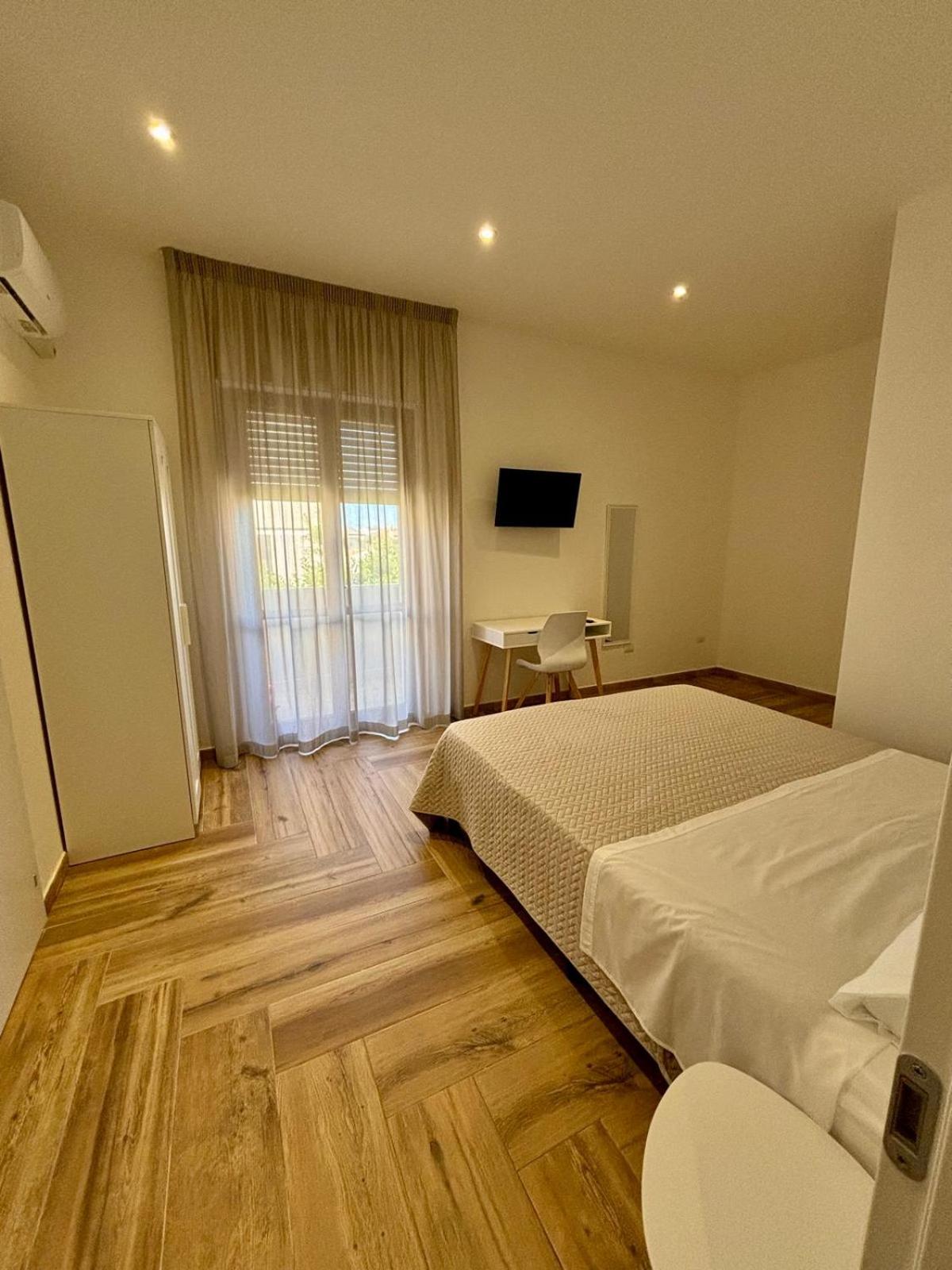 Deluxe Double Room With Extra Bed photo 1