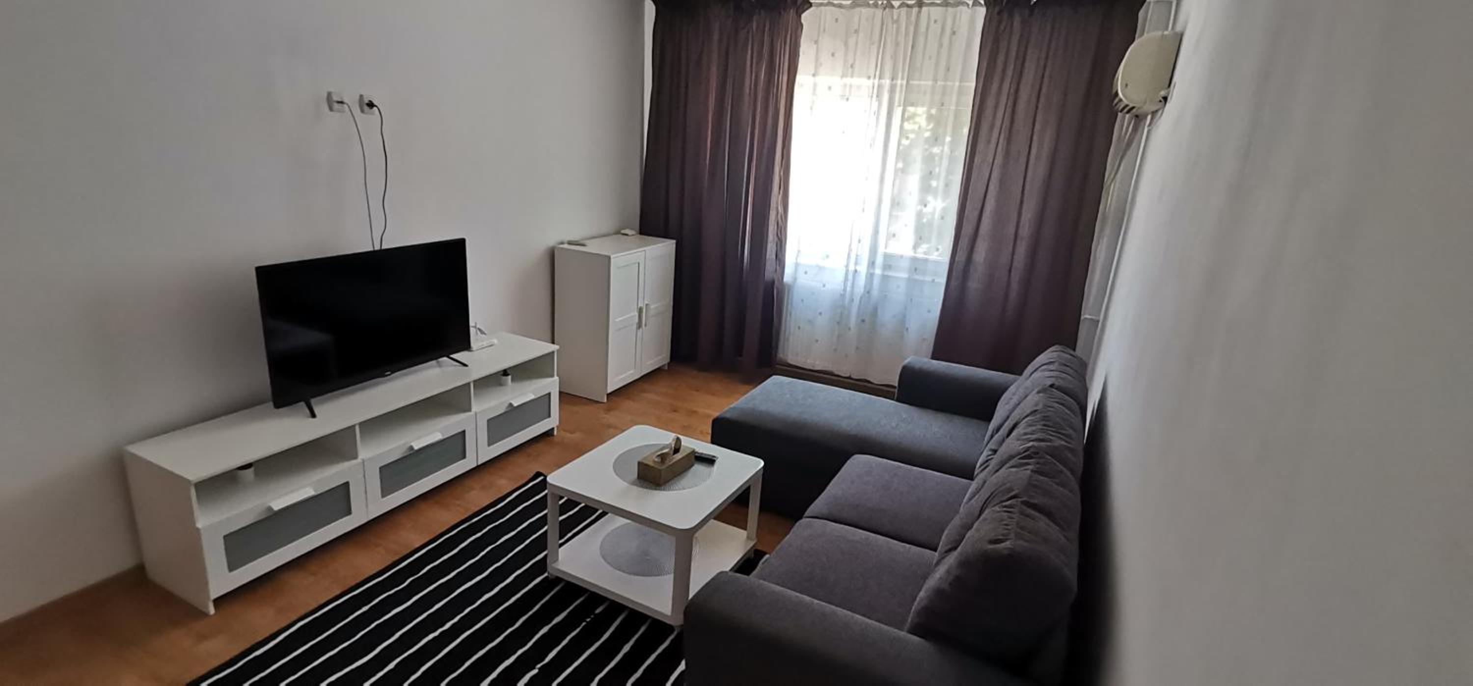 One-Bedroom Apartment - Photo 1