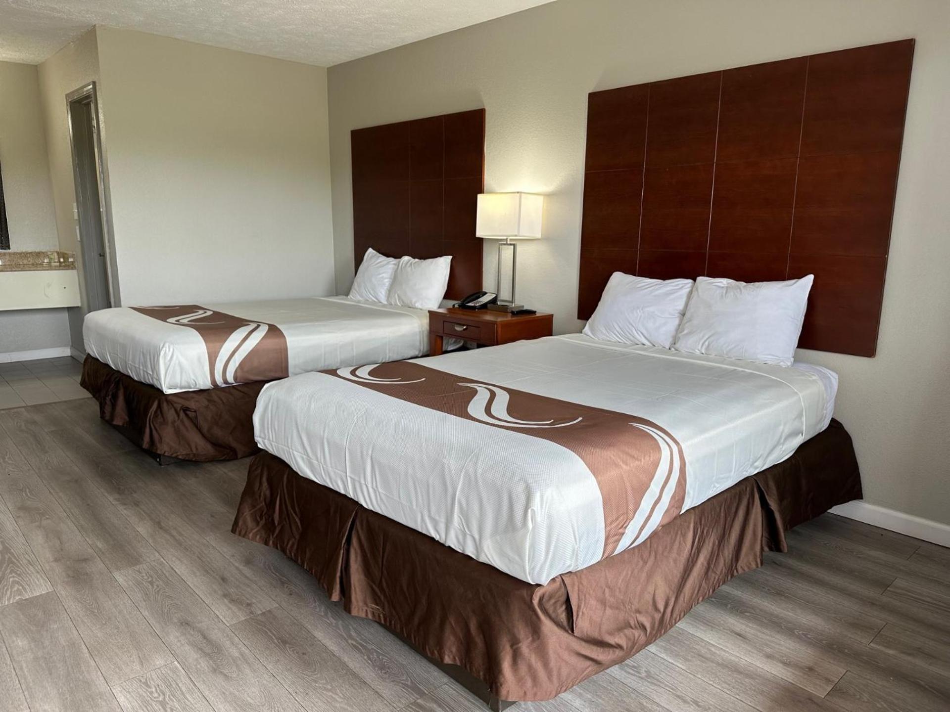 Double Room with Two Double Beds - Smoking
