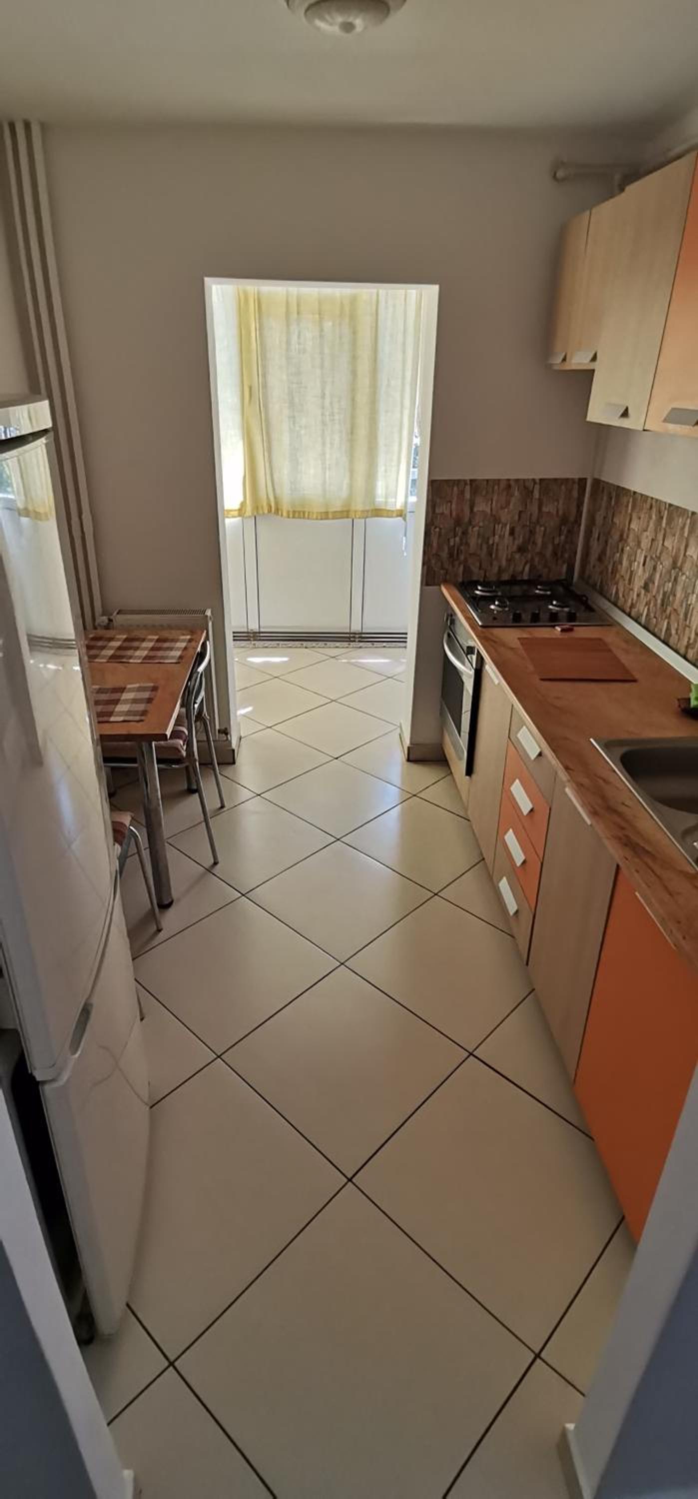 One-Bedroom Apartment - Photo 2