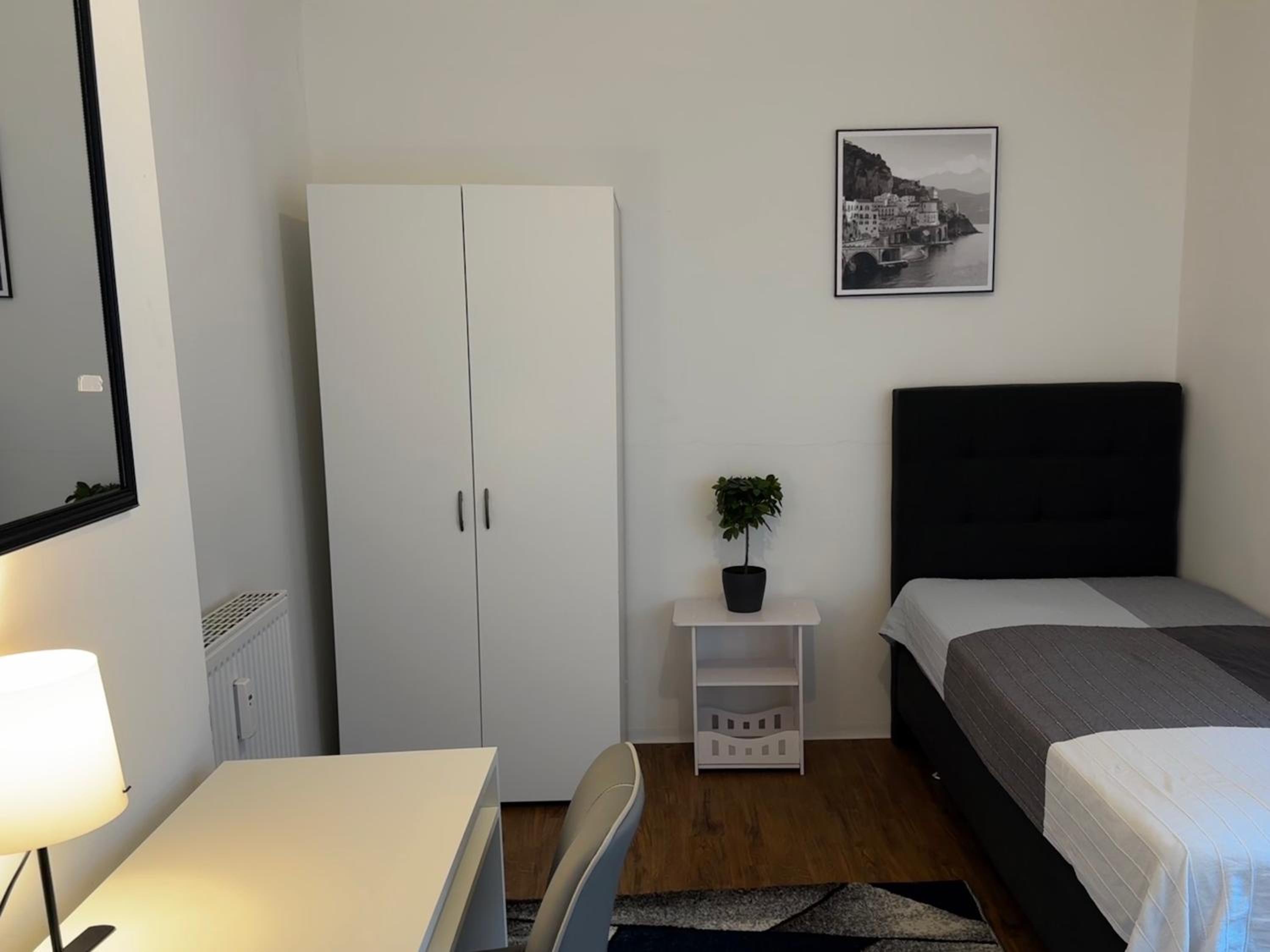 Single Room photo 1