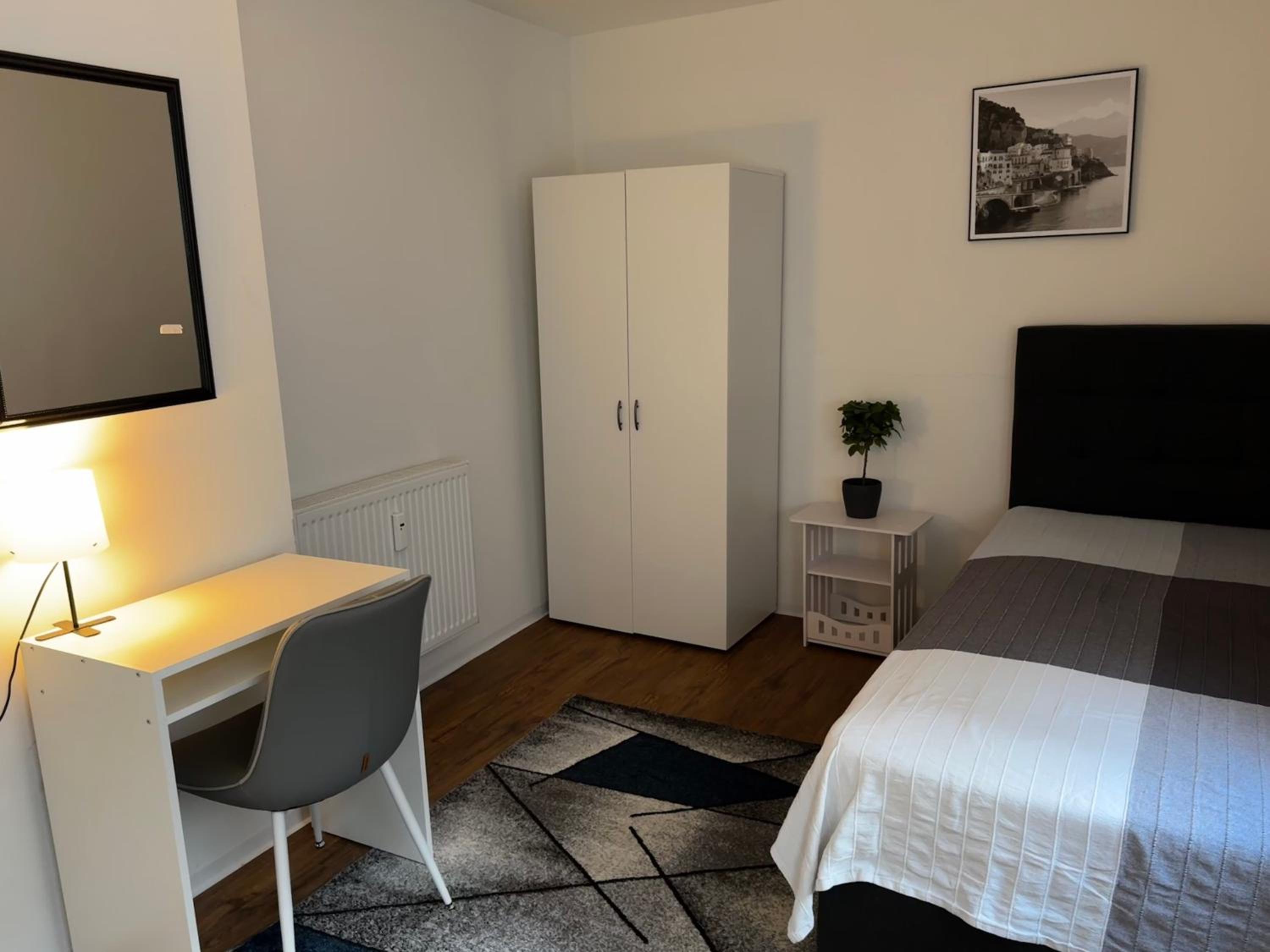 Single Room photo 2