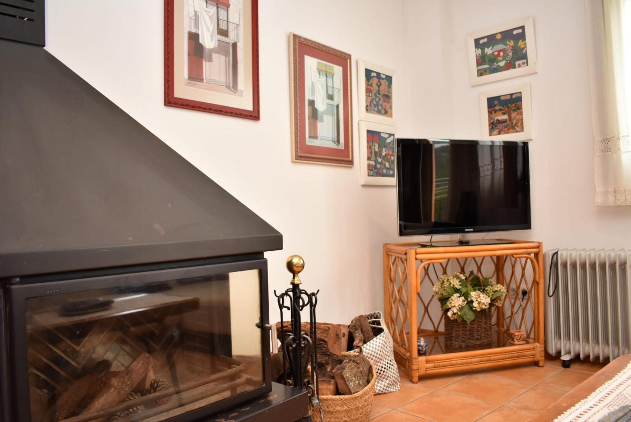 Three-Bedroom Apartment - Photo 46