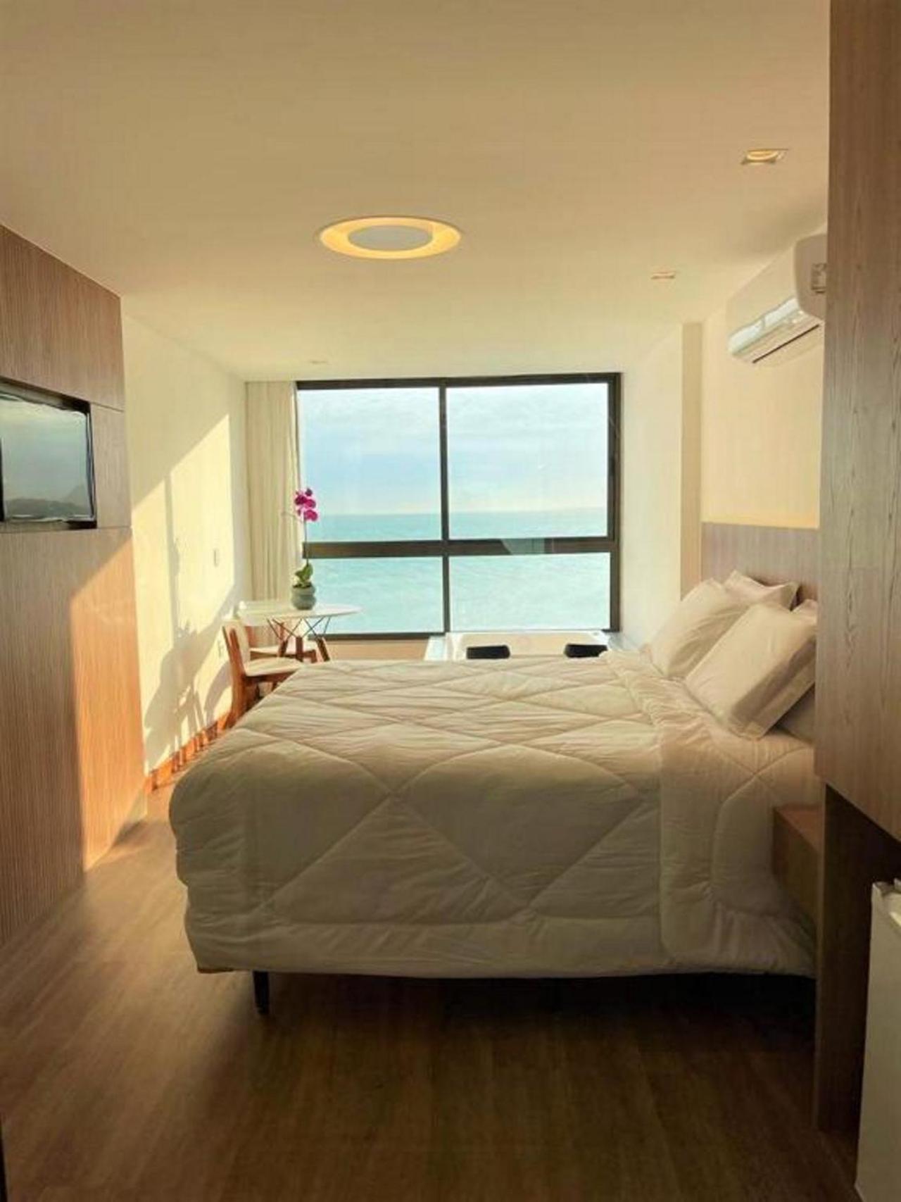 Suite with Hot Tub photo 1