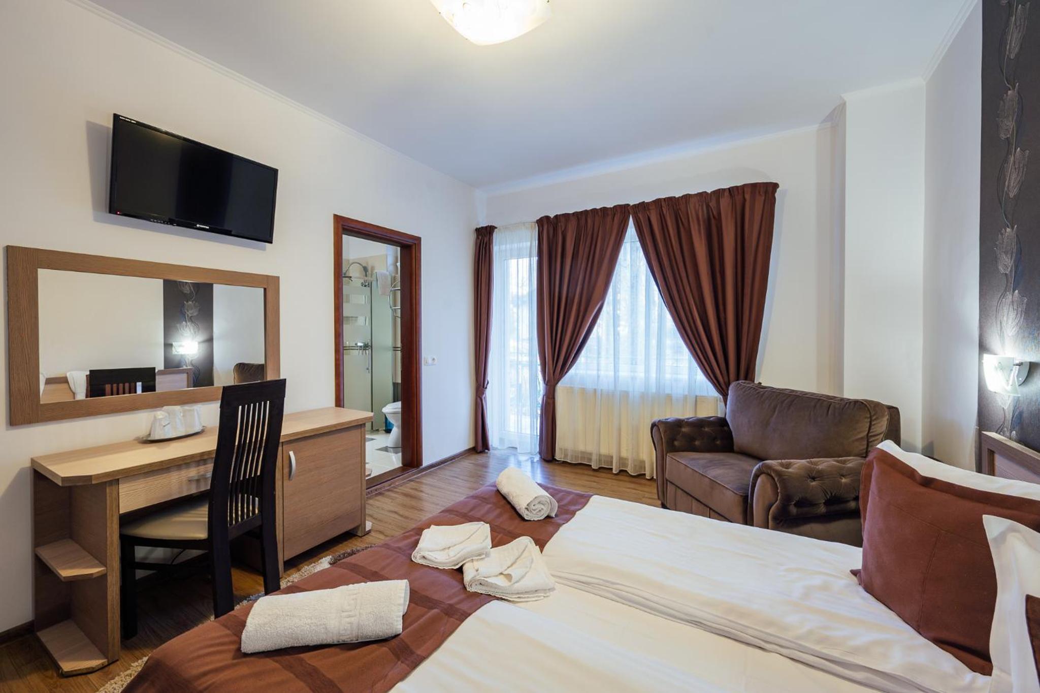 Double Room - Photo 6