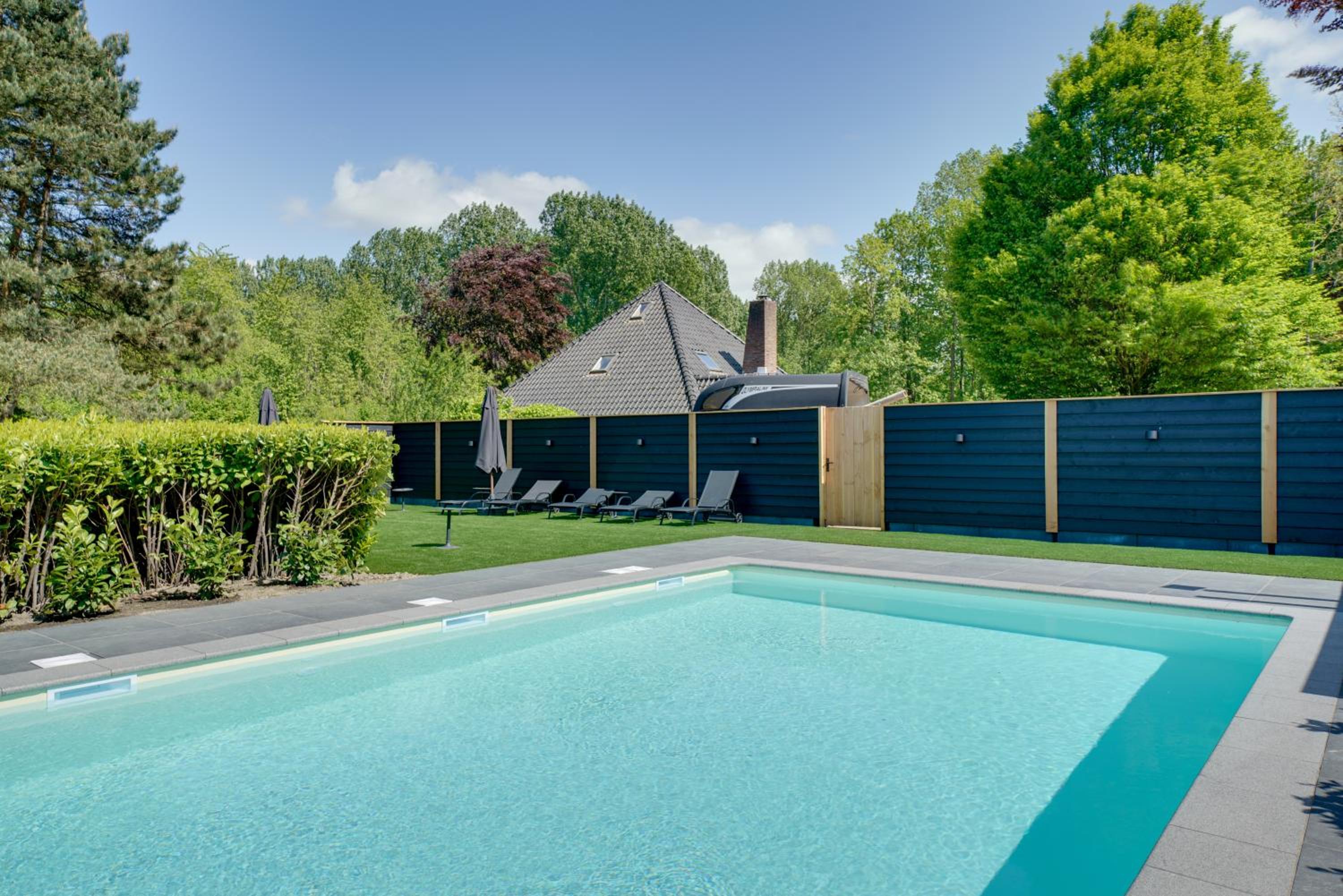 Villa photo 3
