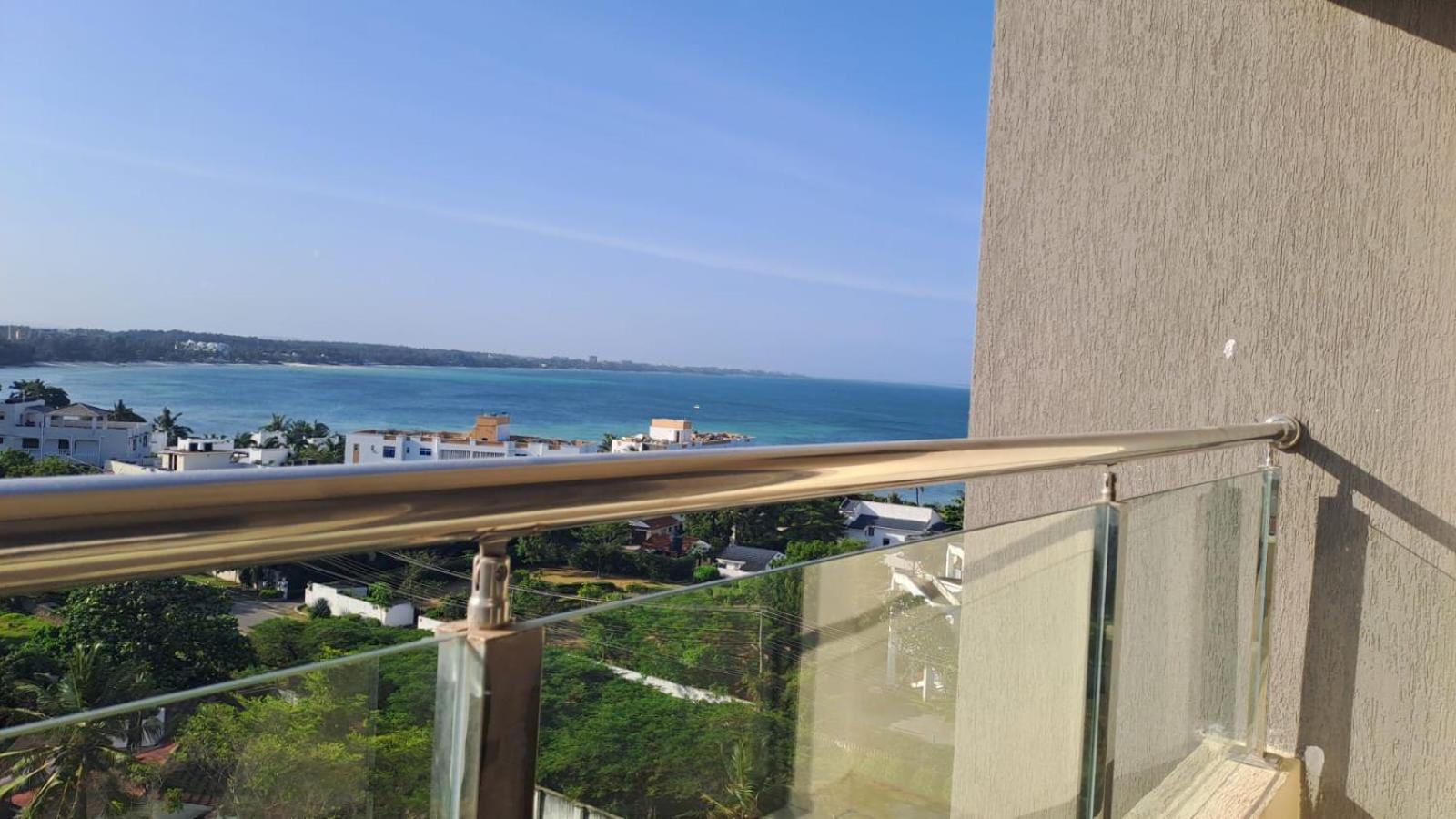 Apartment With View And Balcony photo 2