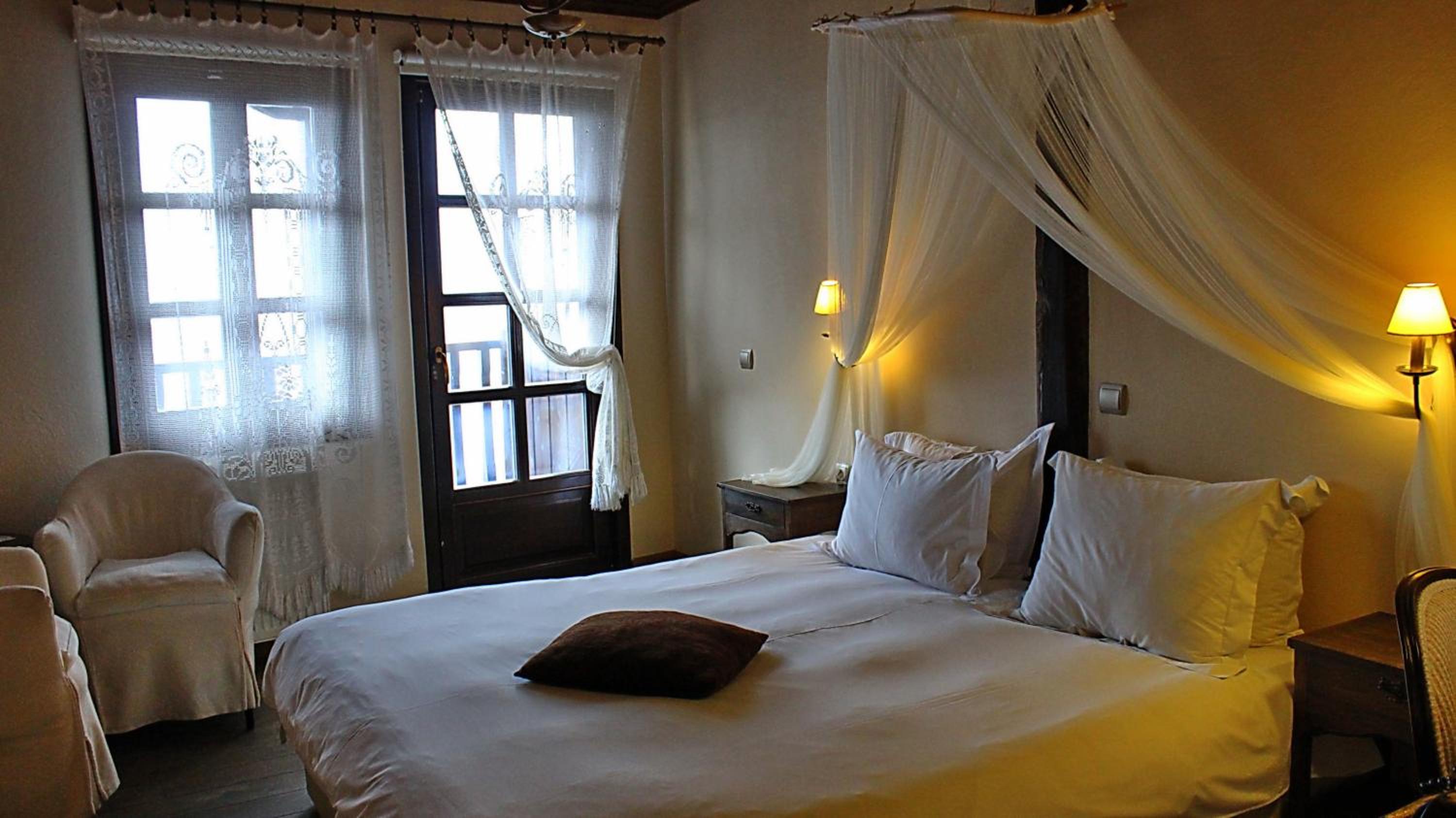 Double or Twin Room with Village View - Photo 27