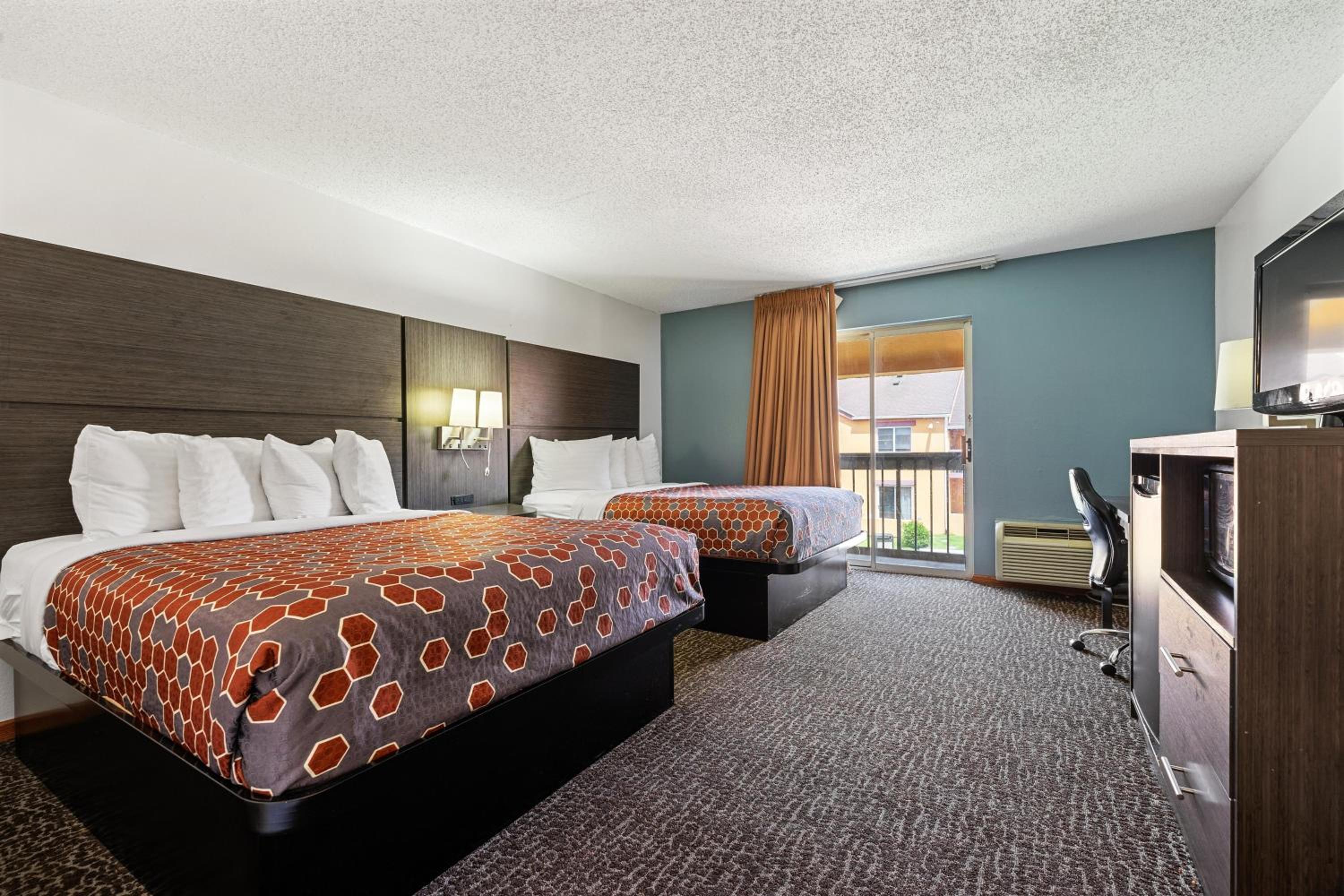 Premier 2 Queen Beds (Balcony) - Photo 1