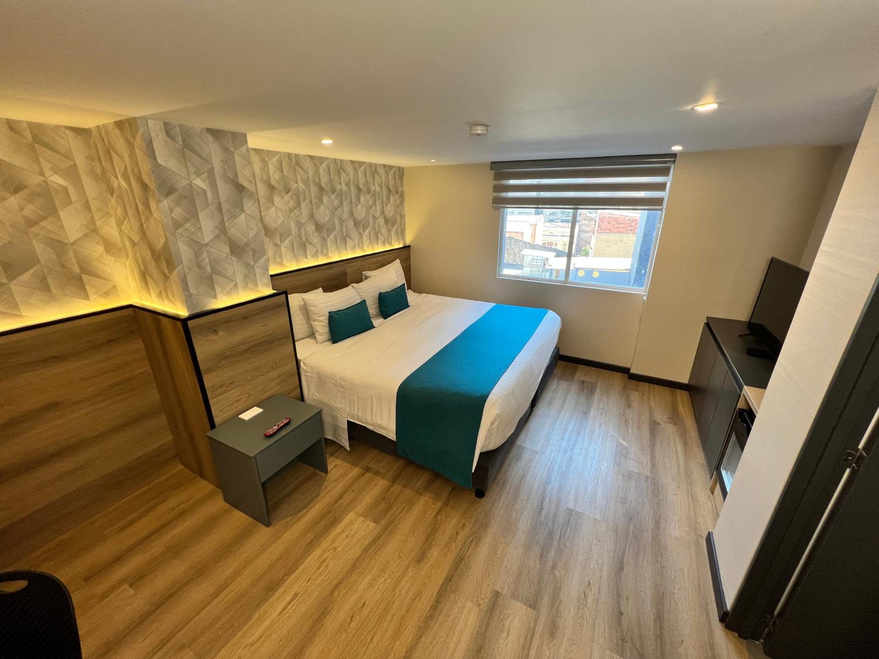 Deluxe King Room photo 3