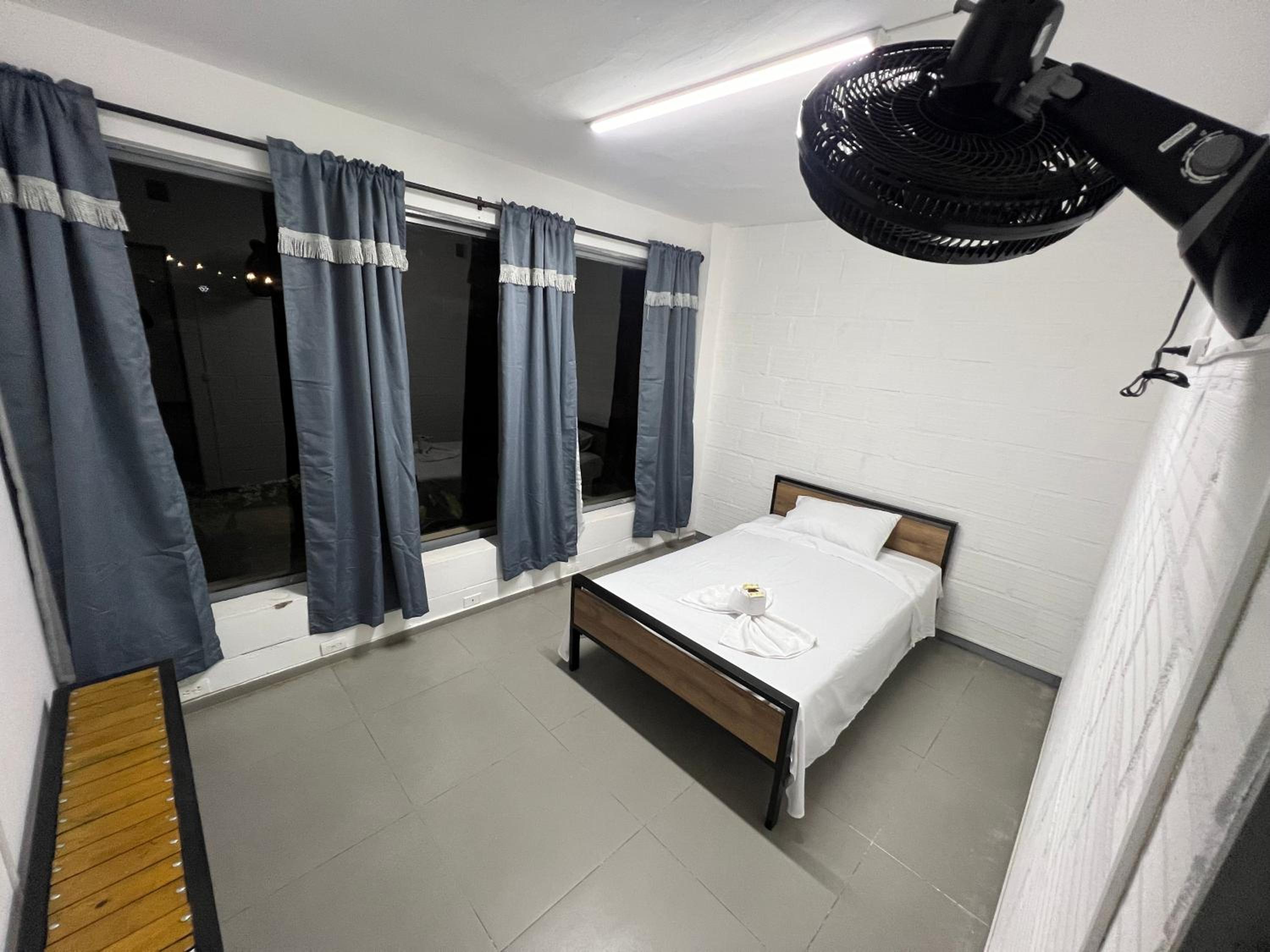 Single Room with Shared Bathroom photo 1