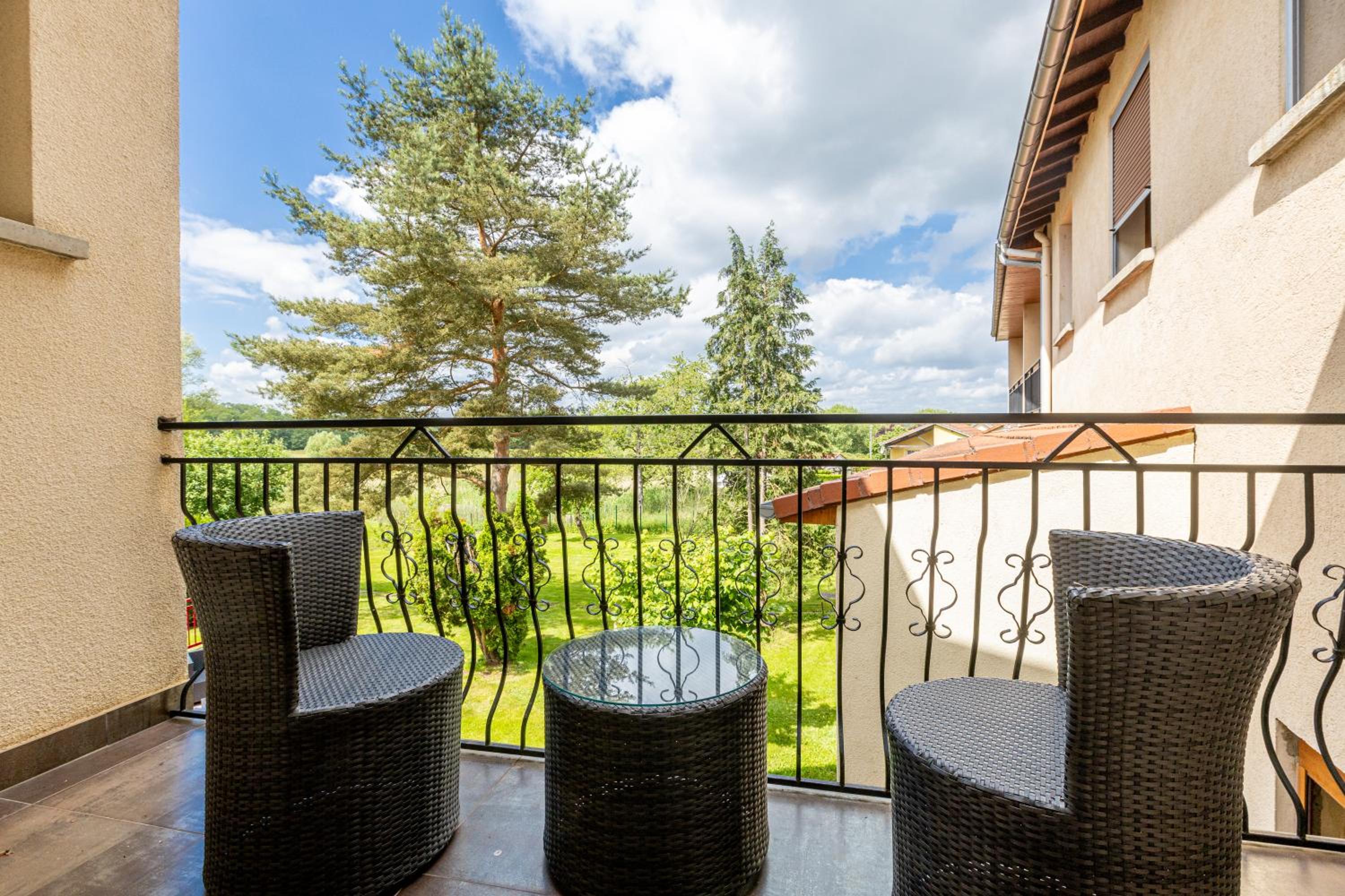 Double Room with Garden View - Photo 6