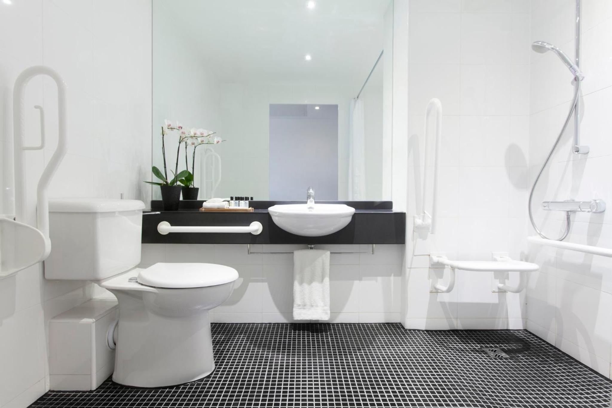 Standard Double Room - Disability Access photo 2