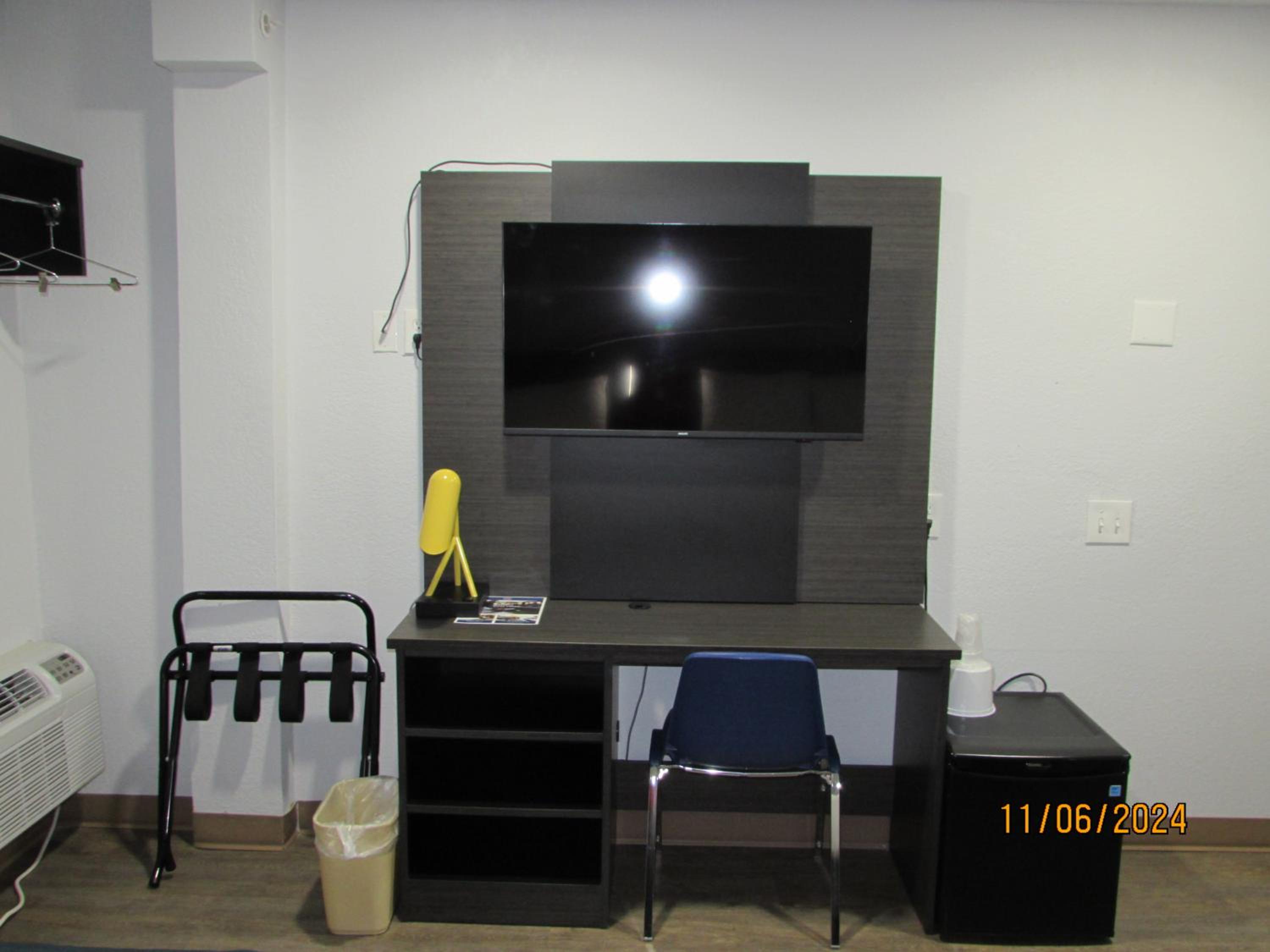 Queen Room photo 1