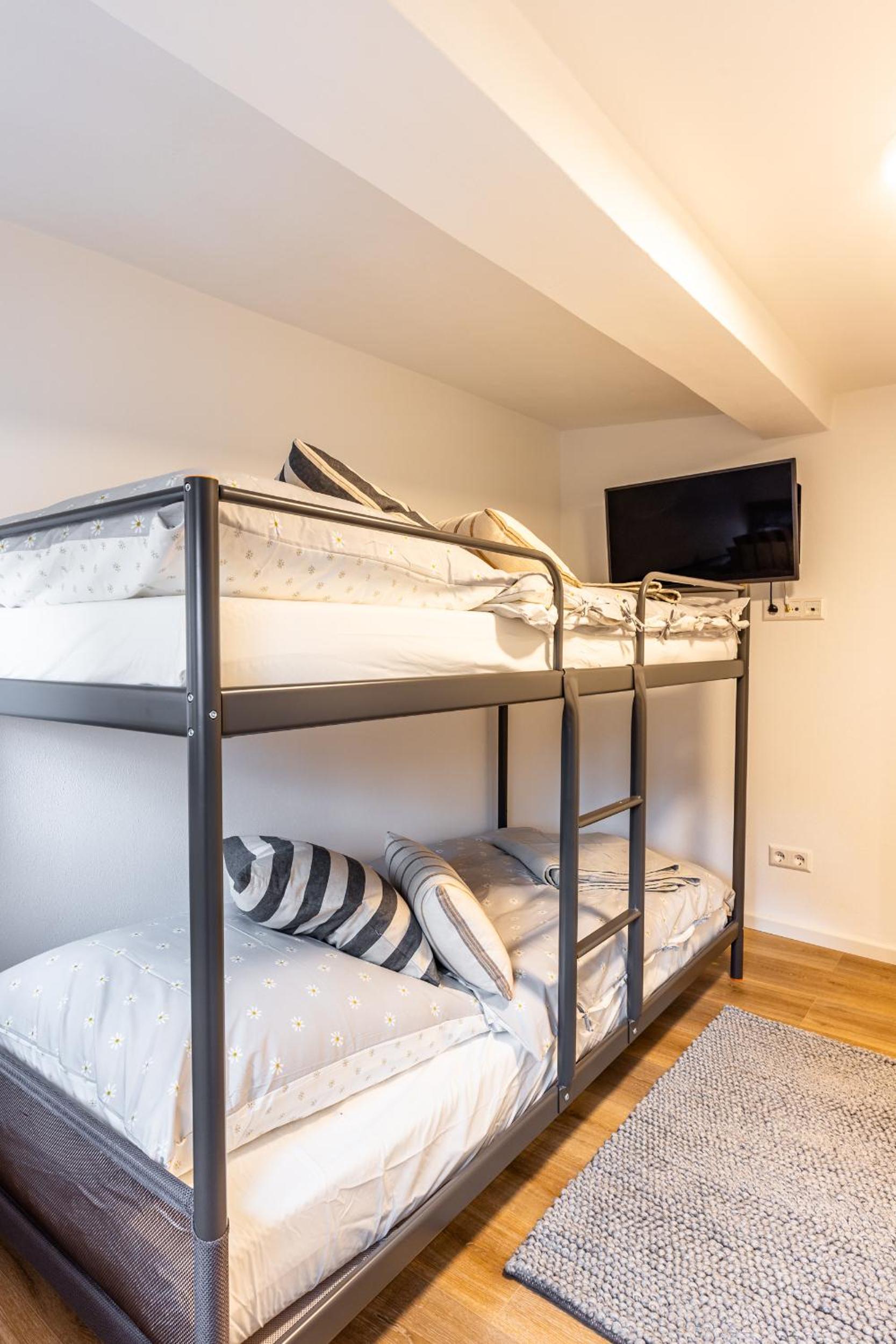 Three-Bedroom Apartment - High Floor photo 1