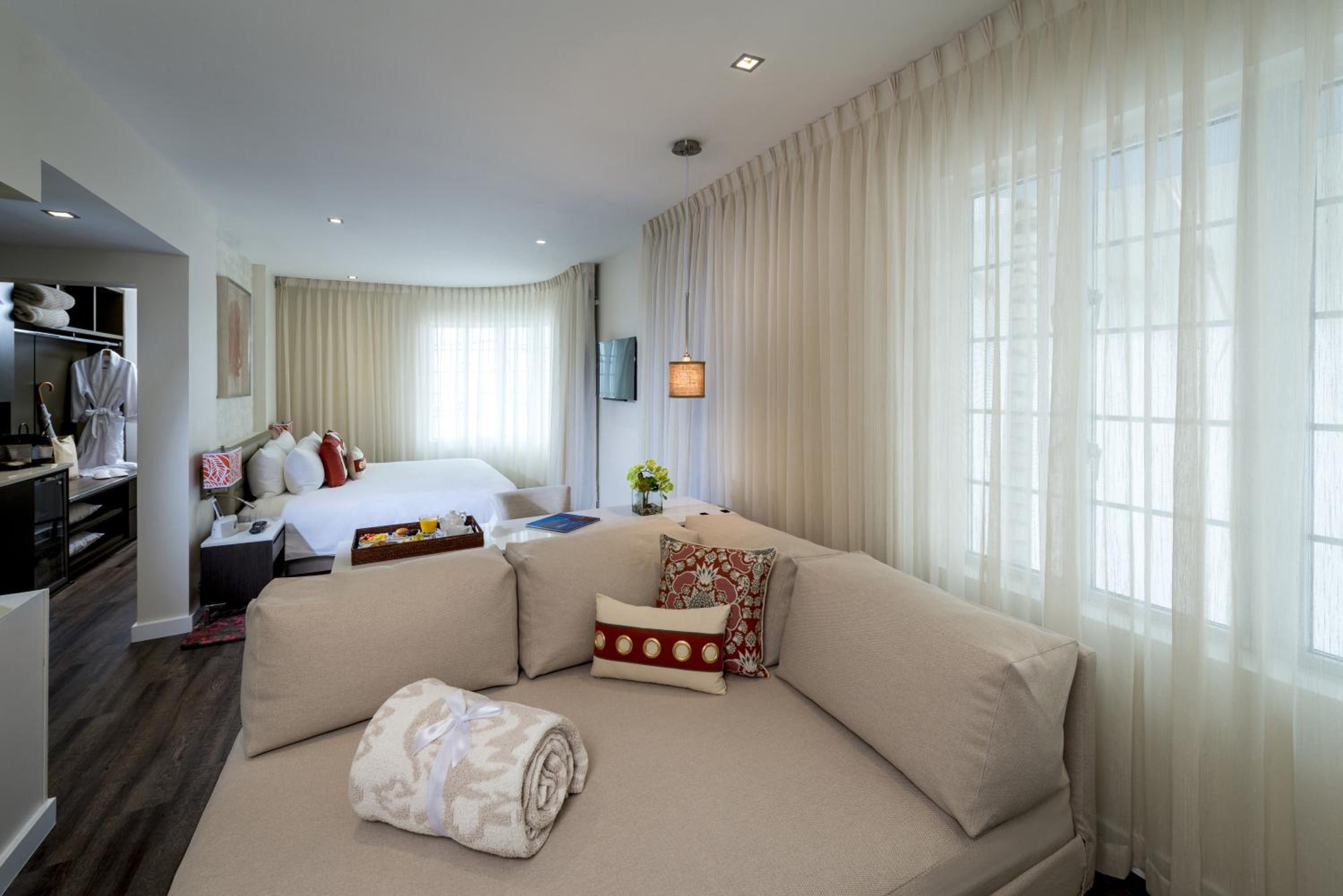Superior Deluxe Suite - Photo 16