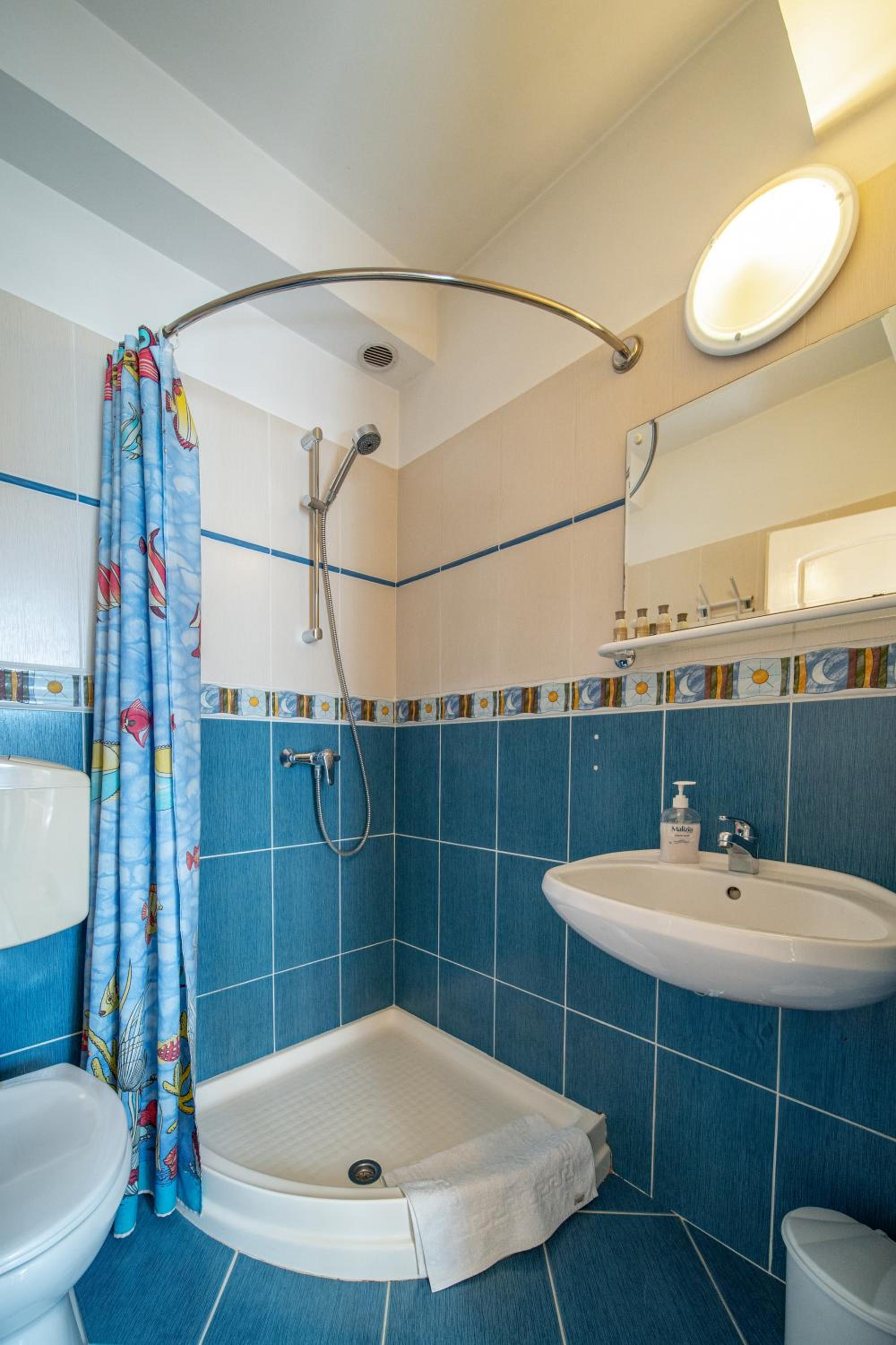 Single Room with Balcony photo 2