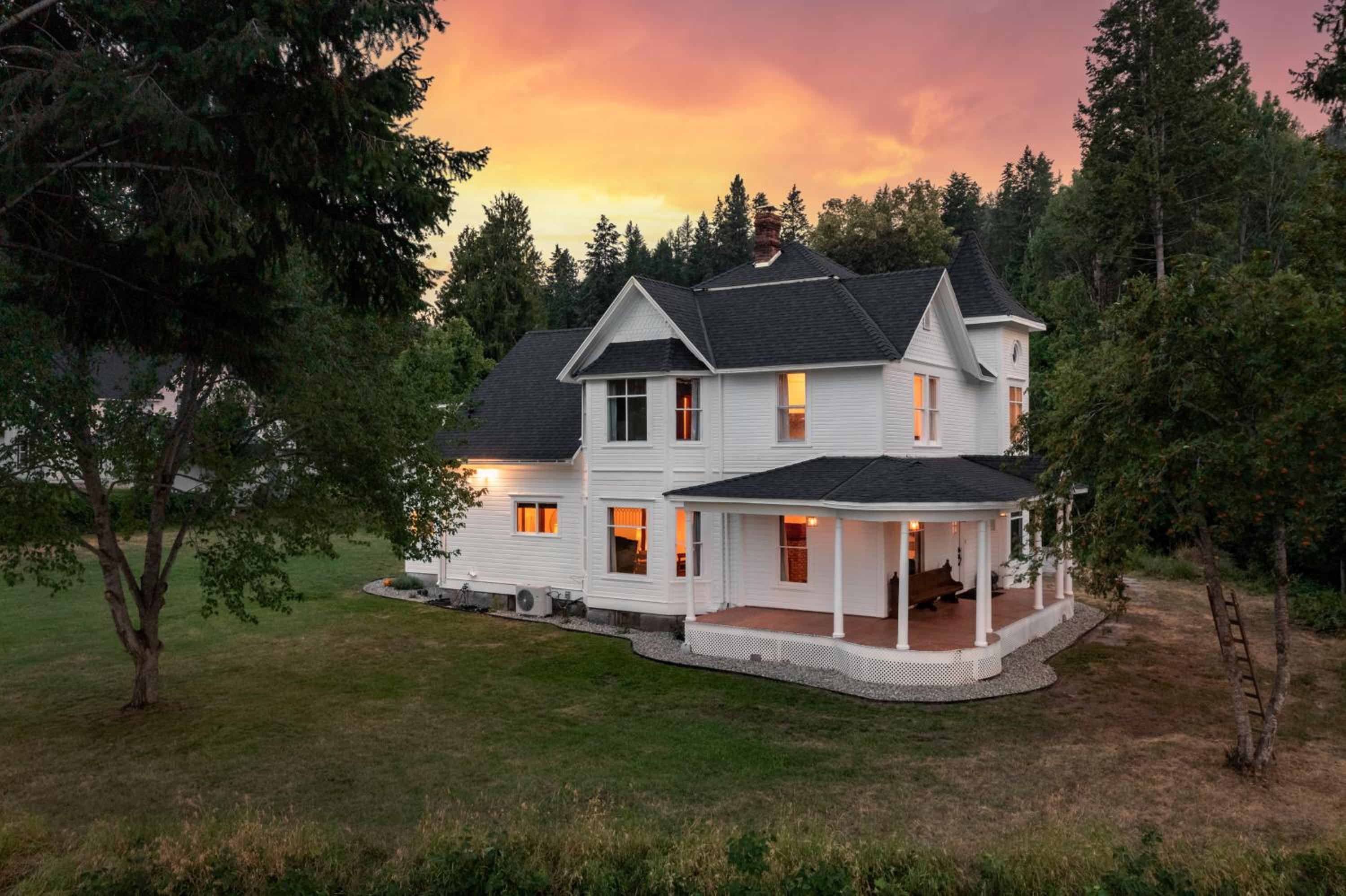 Four-Bedroom House photo 2