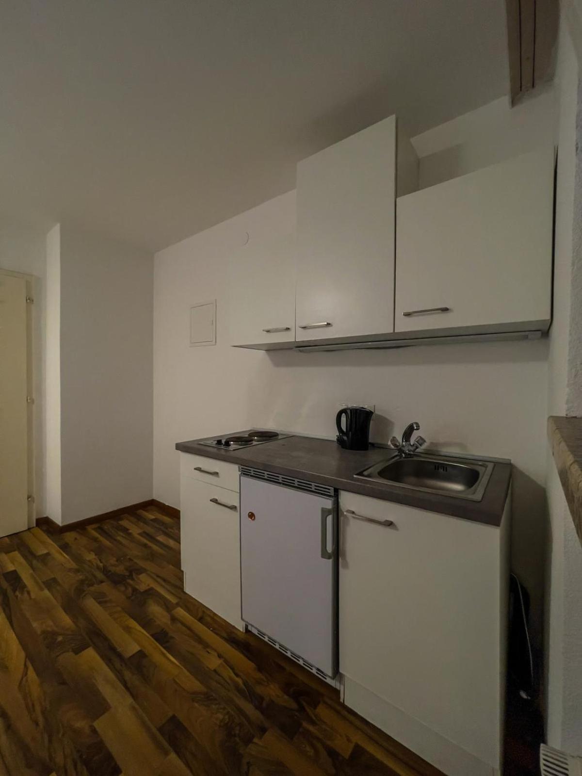 One-Bedroom Apartment photo 2