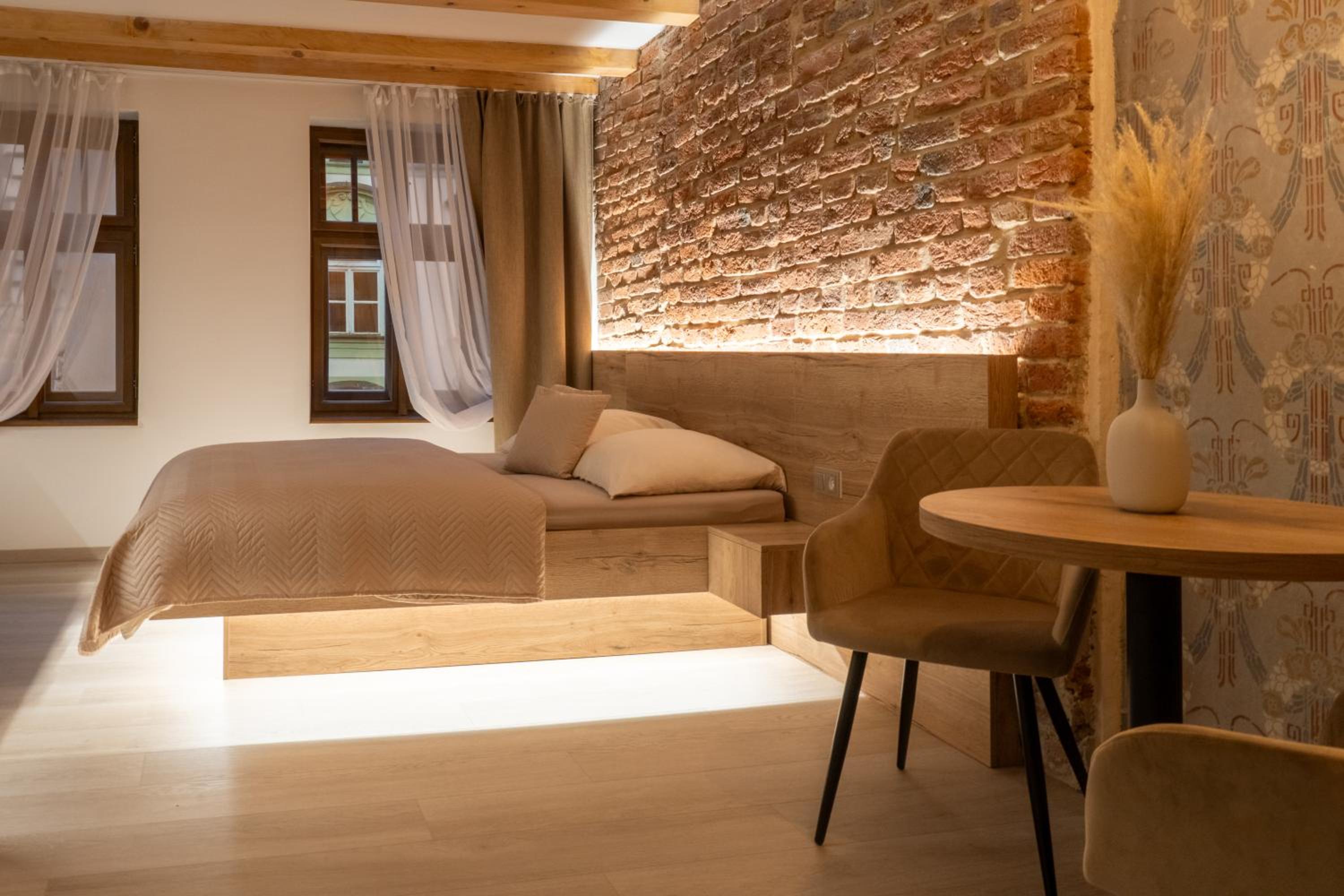 Deluxe Apartment
