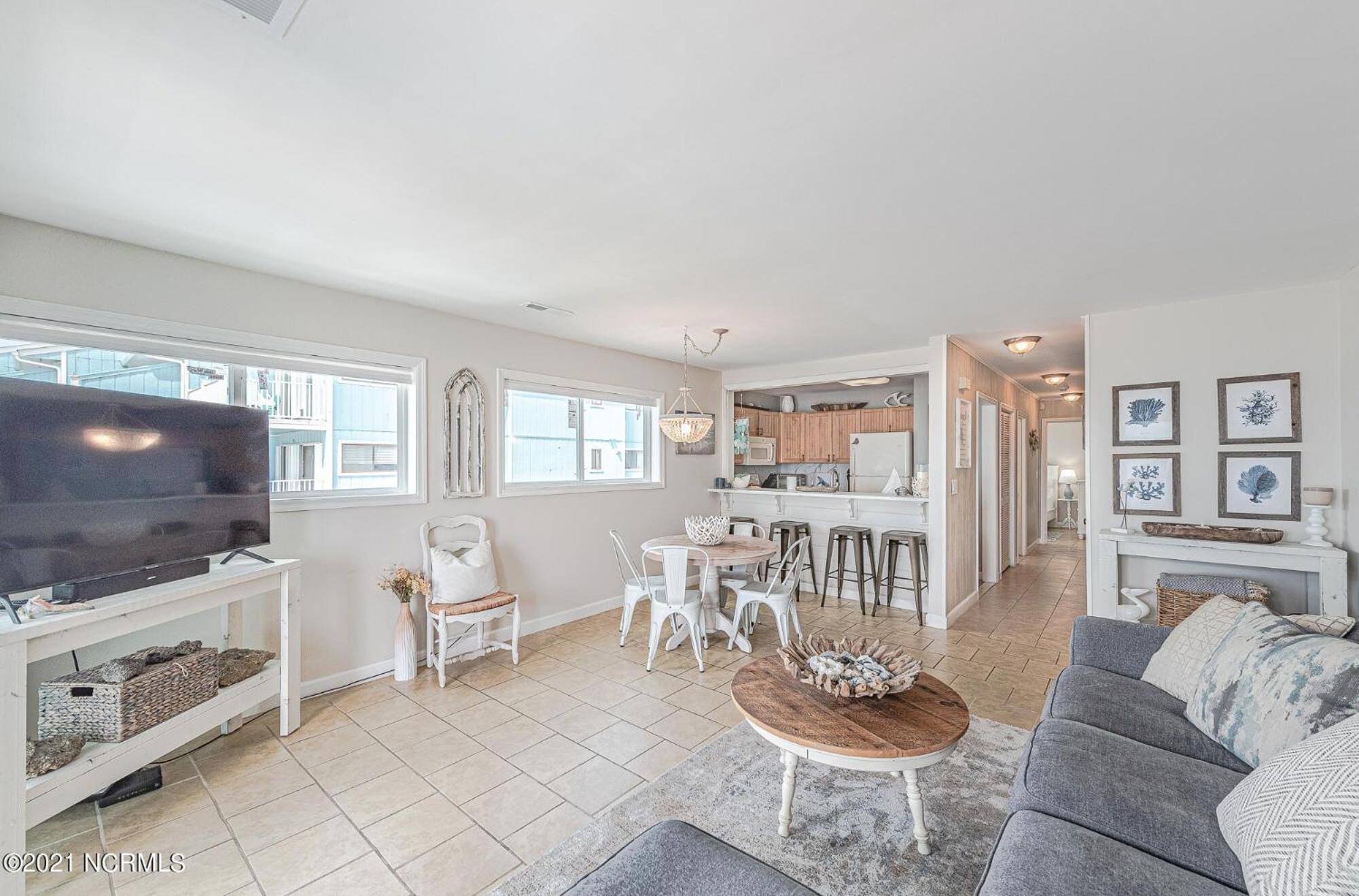 One-Bedroom Apartment with Ocean View photo 2