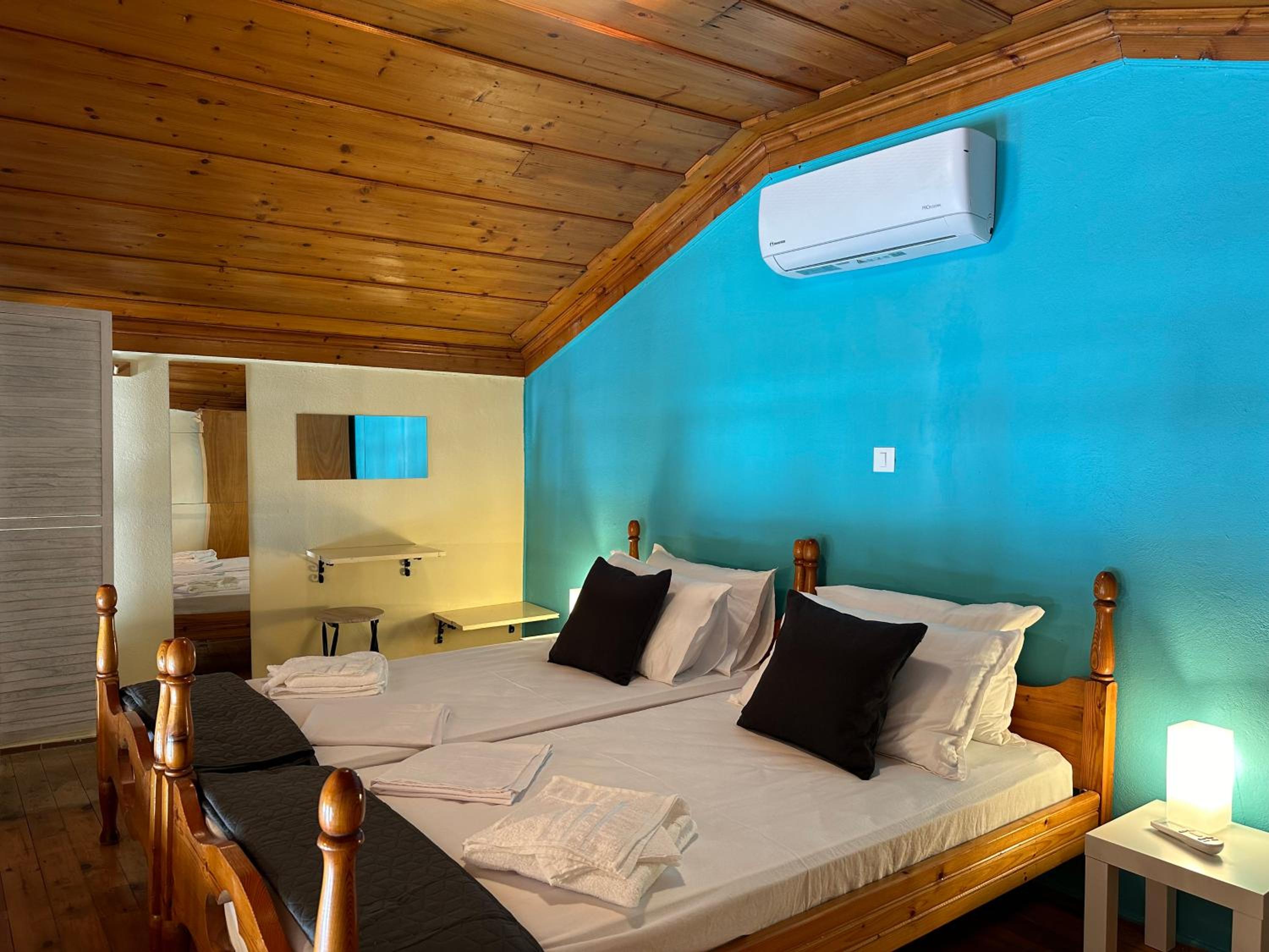 One-Bedroom House photo 2
