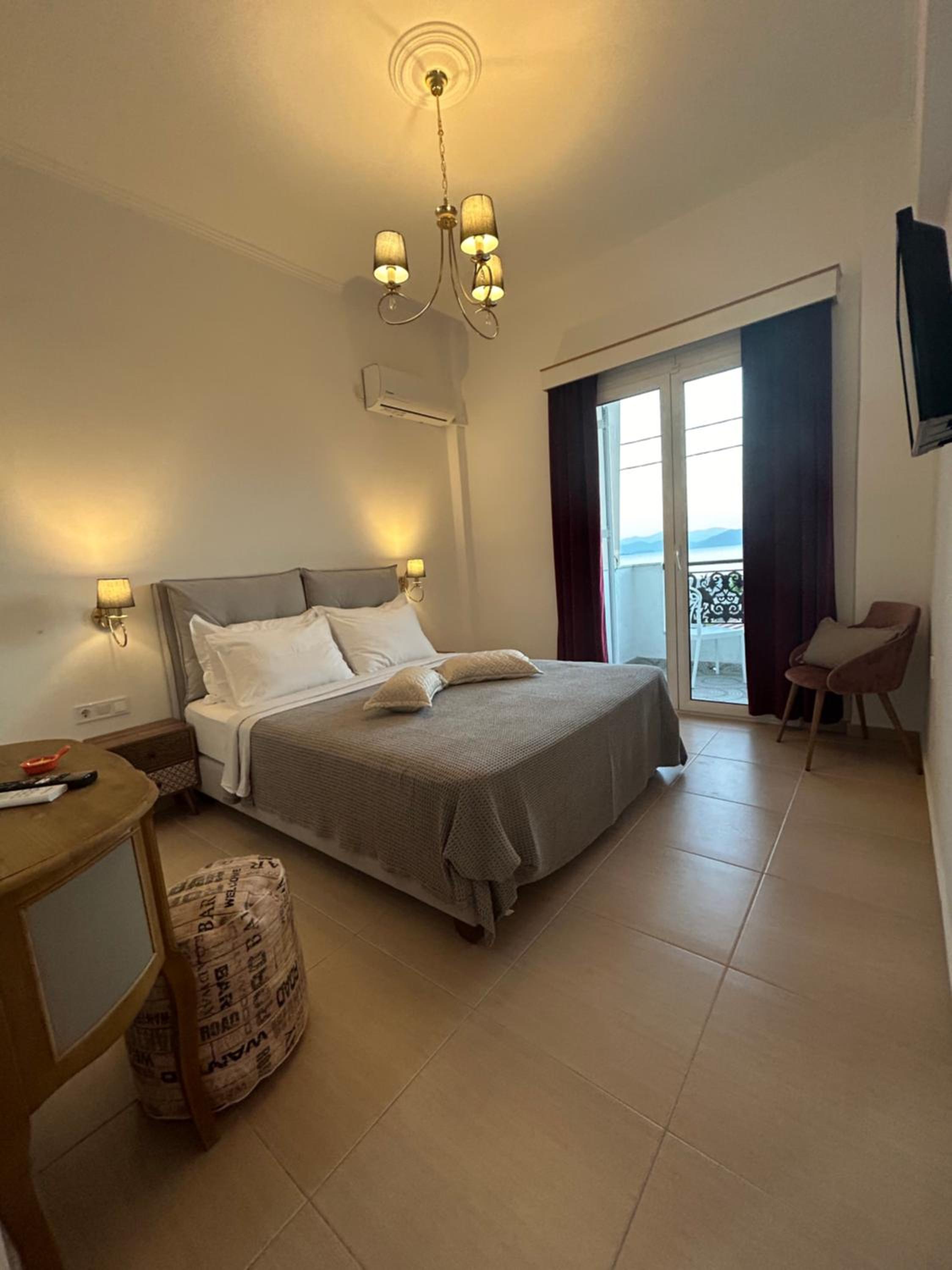 Double or Twin Room with Sea View