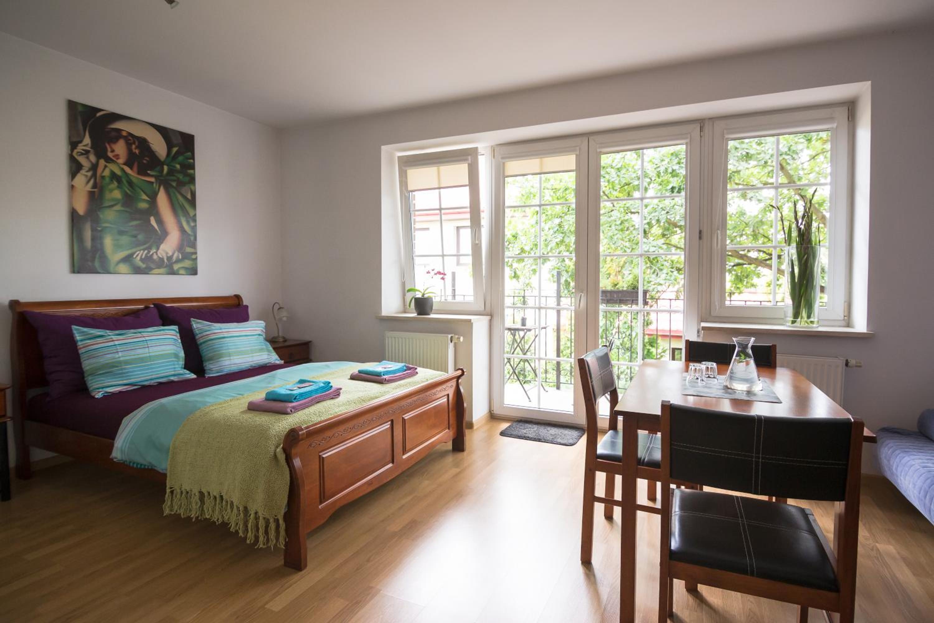 Double Room with King-size Bed and Balcony